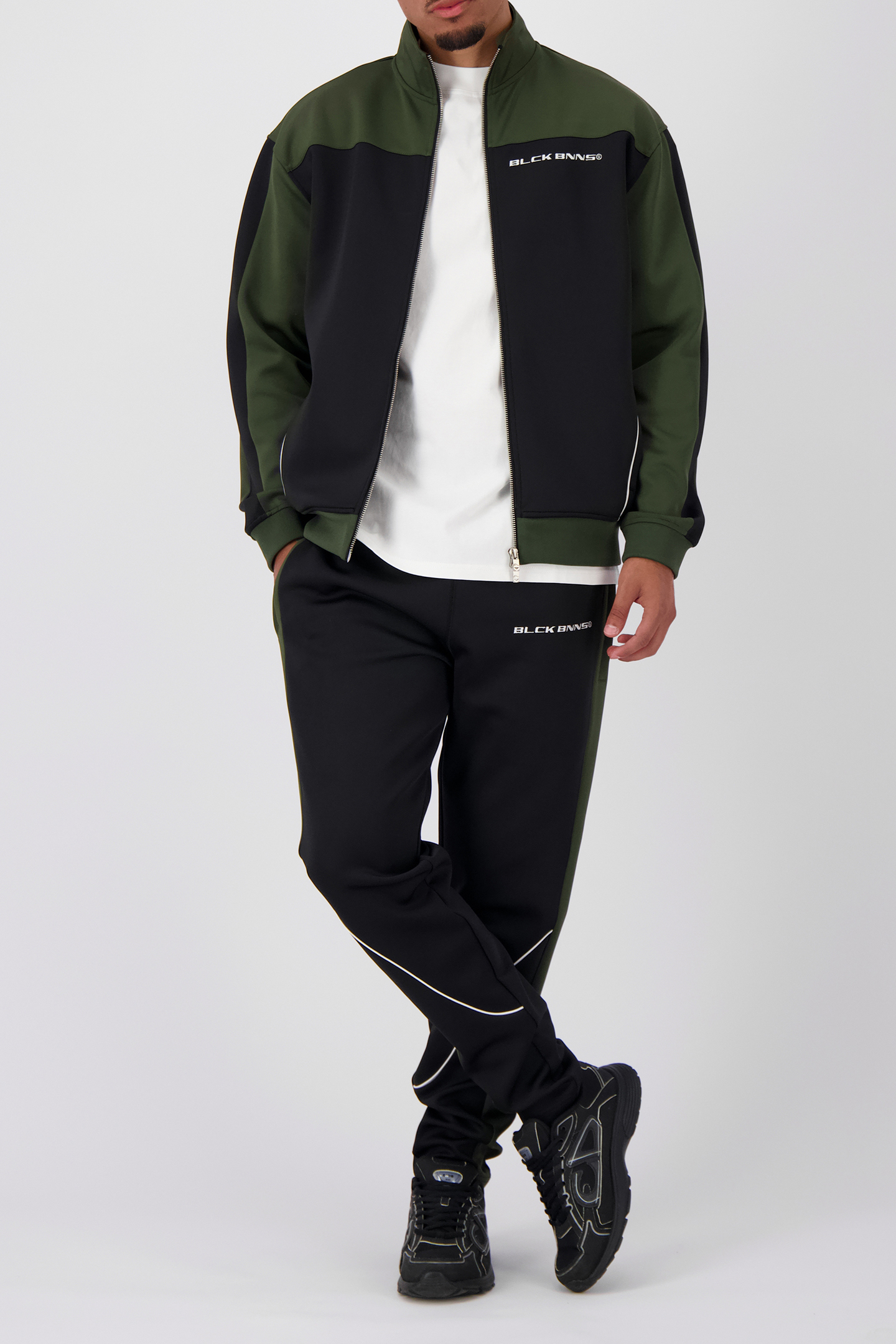 PANEL-V2 TRACKTOP MOSS GREEN 1