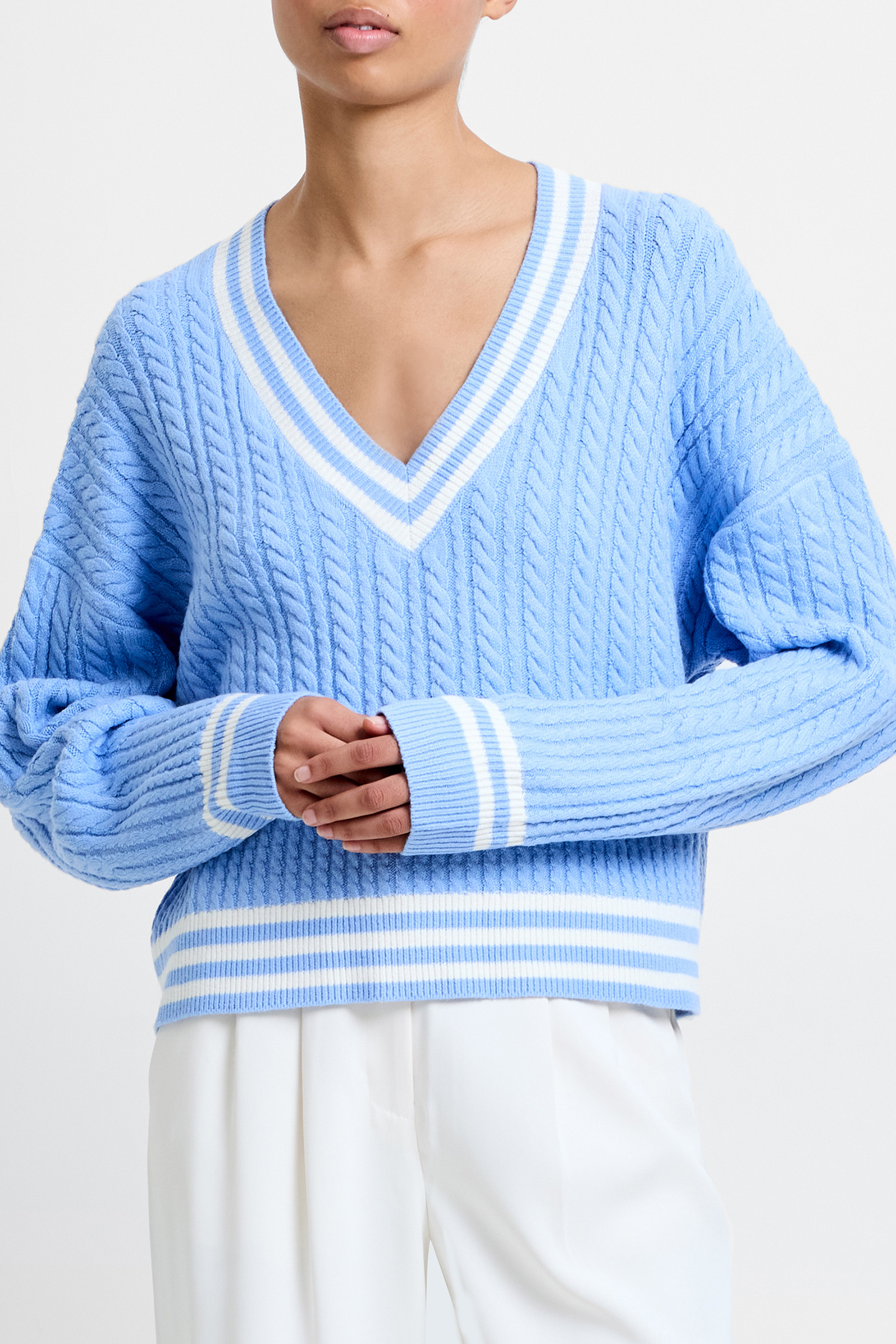 BABYSOFT CABLE V NECK JUMPER DUSTED BLUE/WIN WHT 3