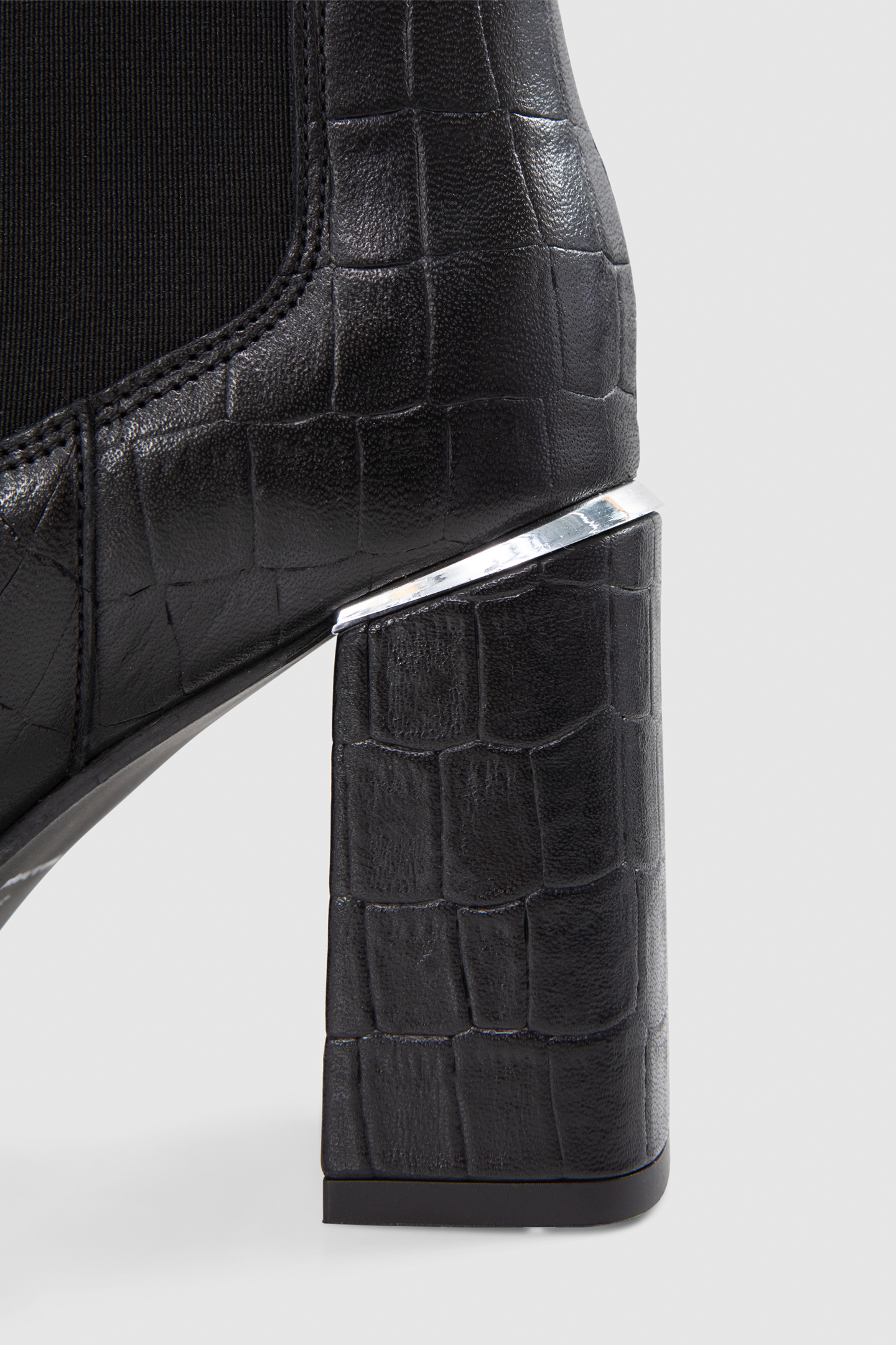 BLACK EMBOSSED LEATHER LOW BOOTS WITH METAL CLIP BLACK 5