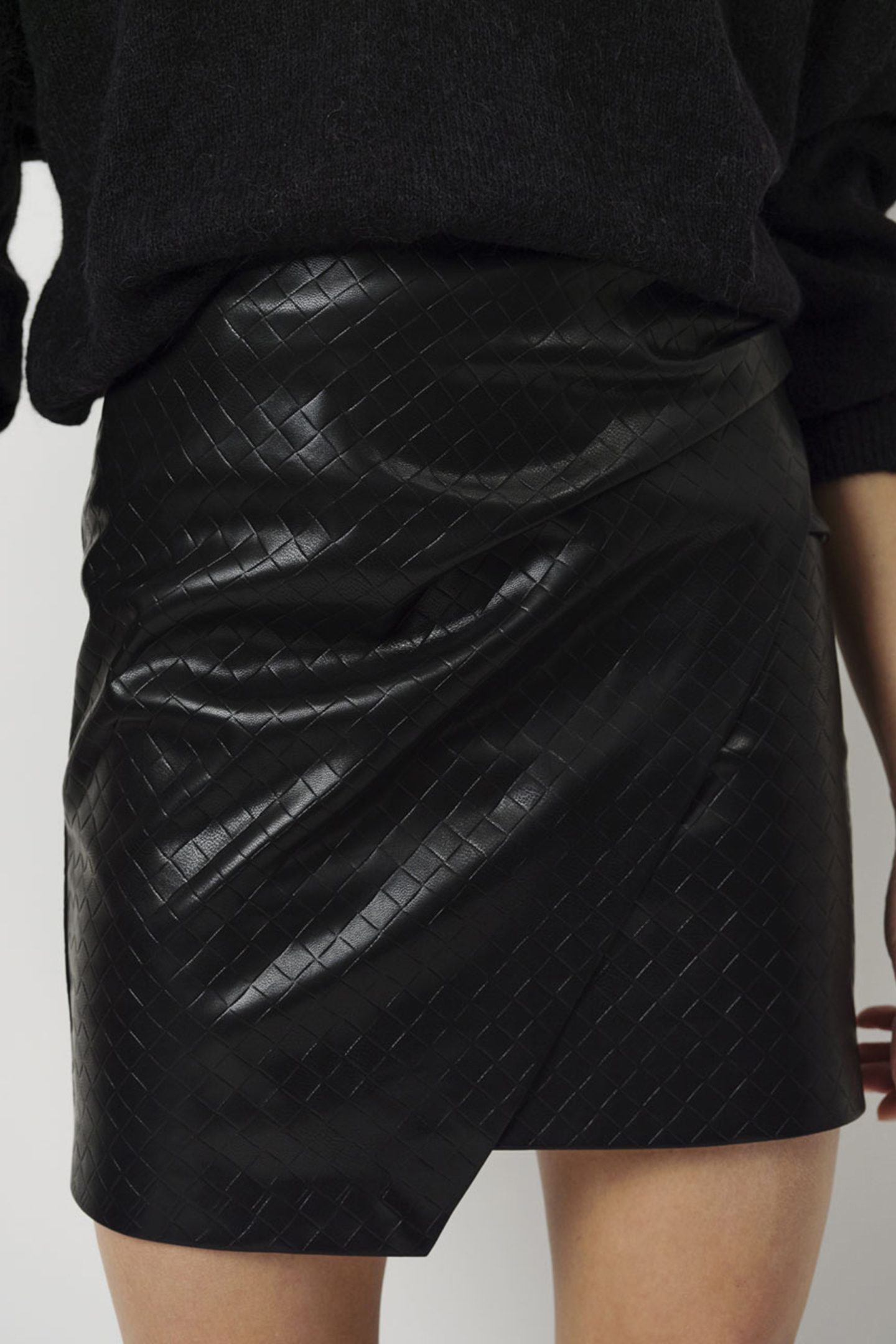 LAWRENCE FAUX LEATHER SKIRT RAVEN 5