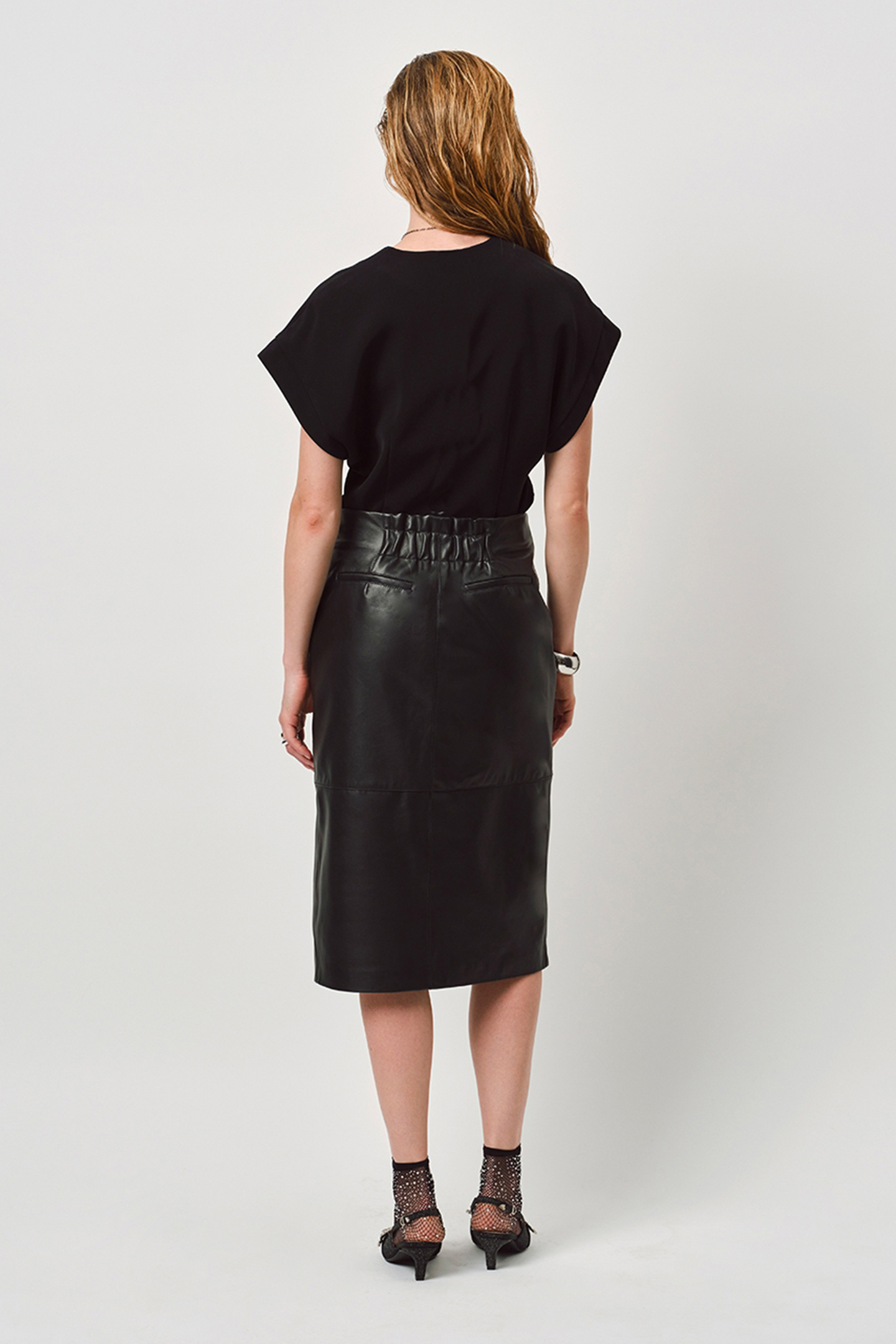 HENNE DETAILED SLIT TOP RAVEN 2