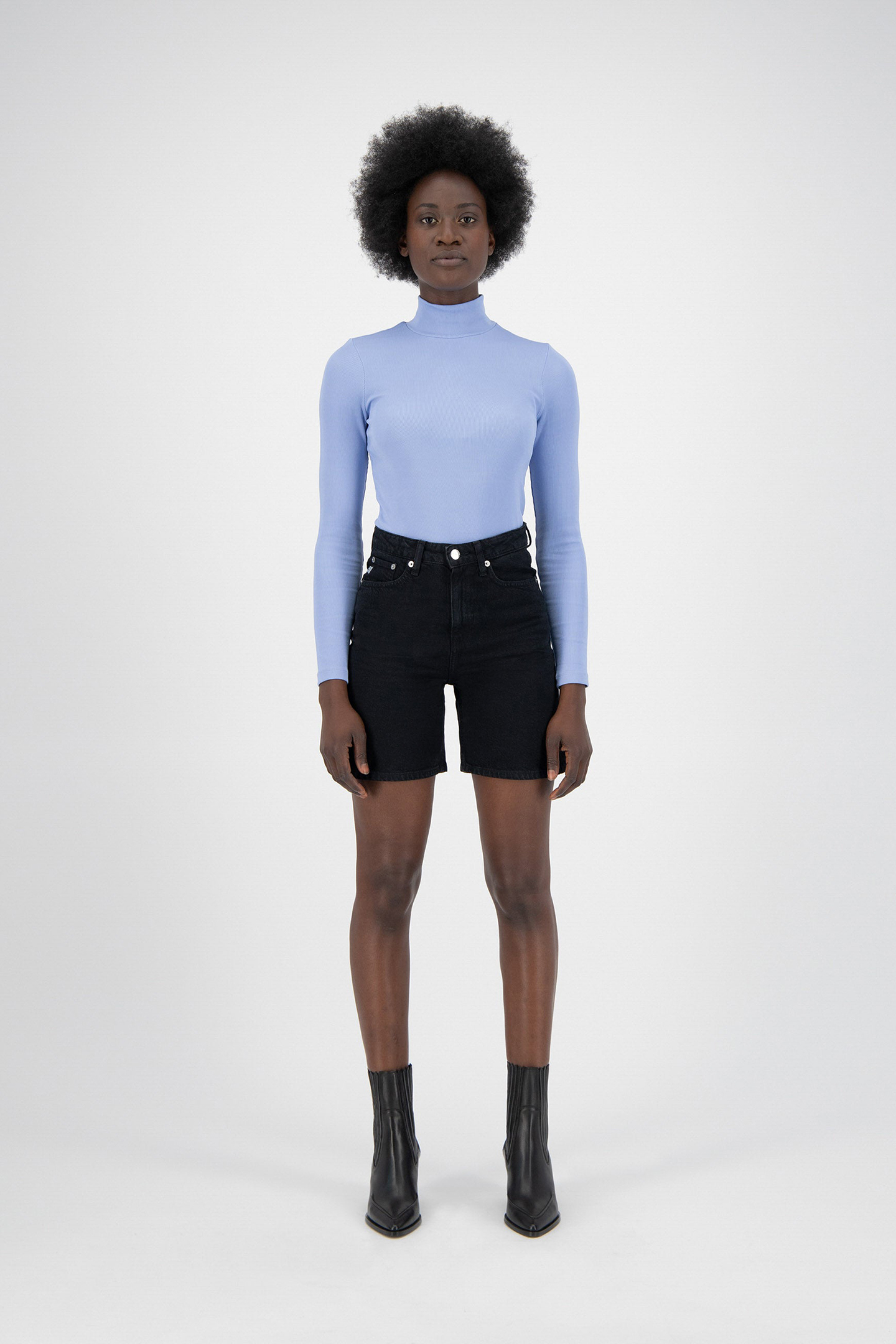 BEVERLY SHORT DIP BLACK 3