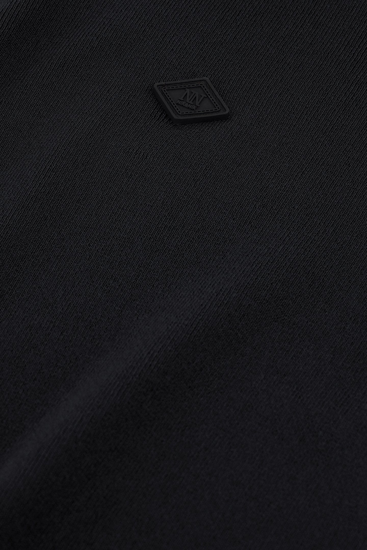 OSSI PULLOVER BLACK 4