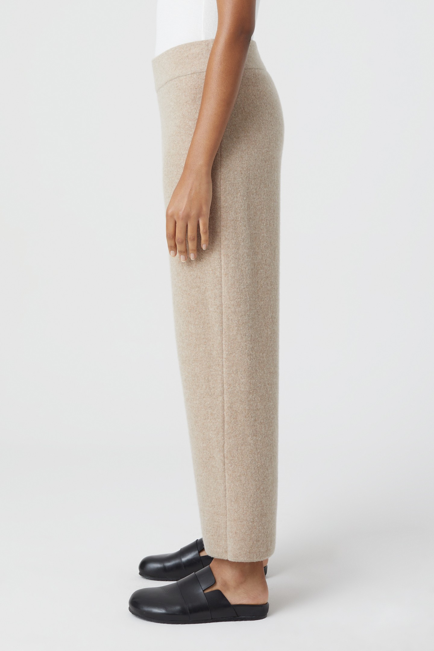 KNITTED JOGGER PANTS CHINO BEIGE 10