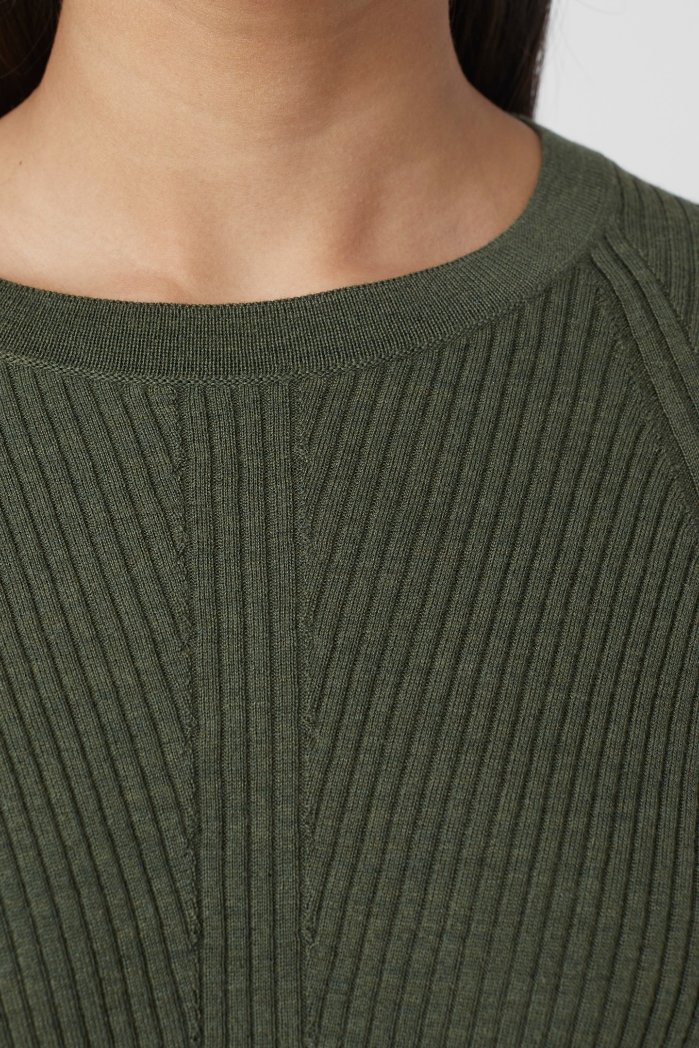 CREW NECK SHORT SLEEVE KNITS ARMY GREEN 9