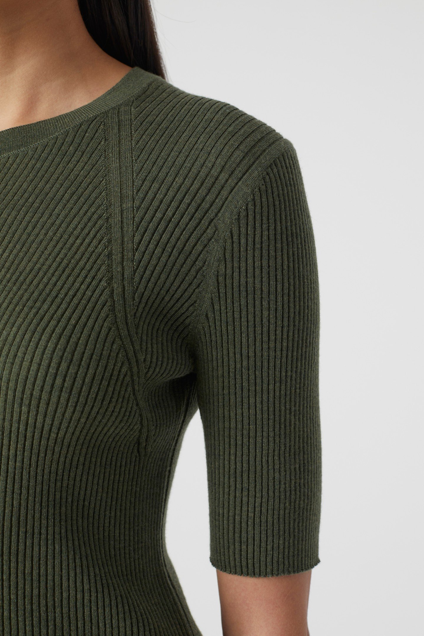 CREW NECK SHORT SLEEVE KNITS ARMY GREEN 10