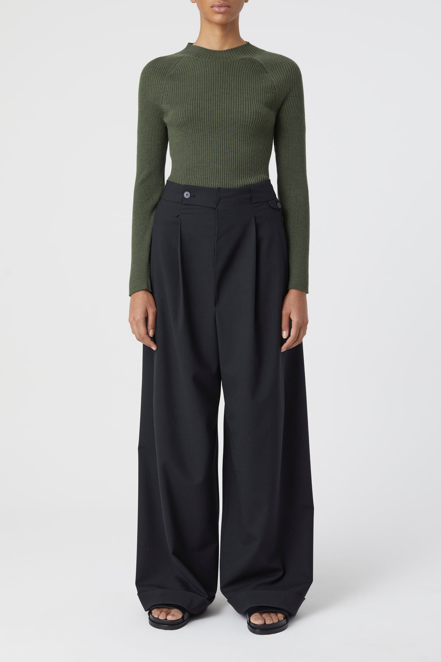 CREW NECK LONG SLEEVE KNITS ARMY GREEN 2