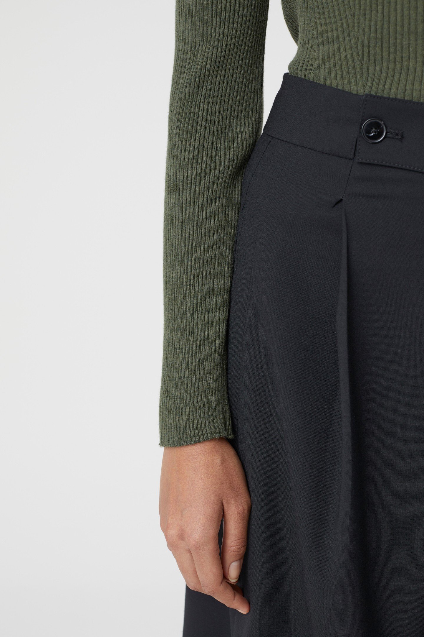 CREW NECK LONG SLEEVE KNITS ARMY GREEN 6