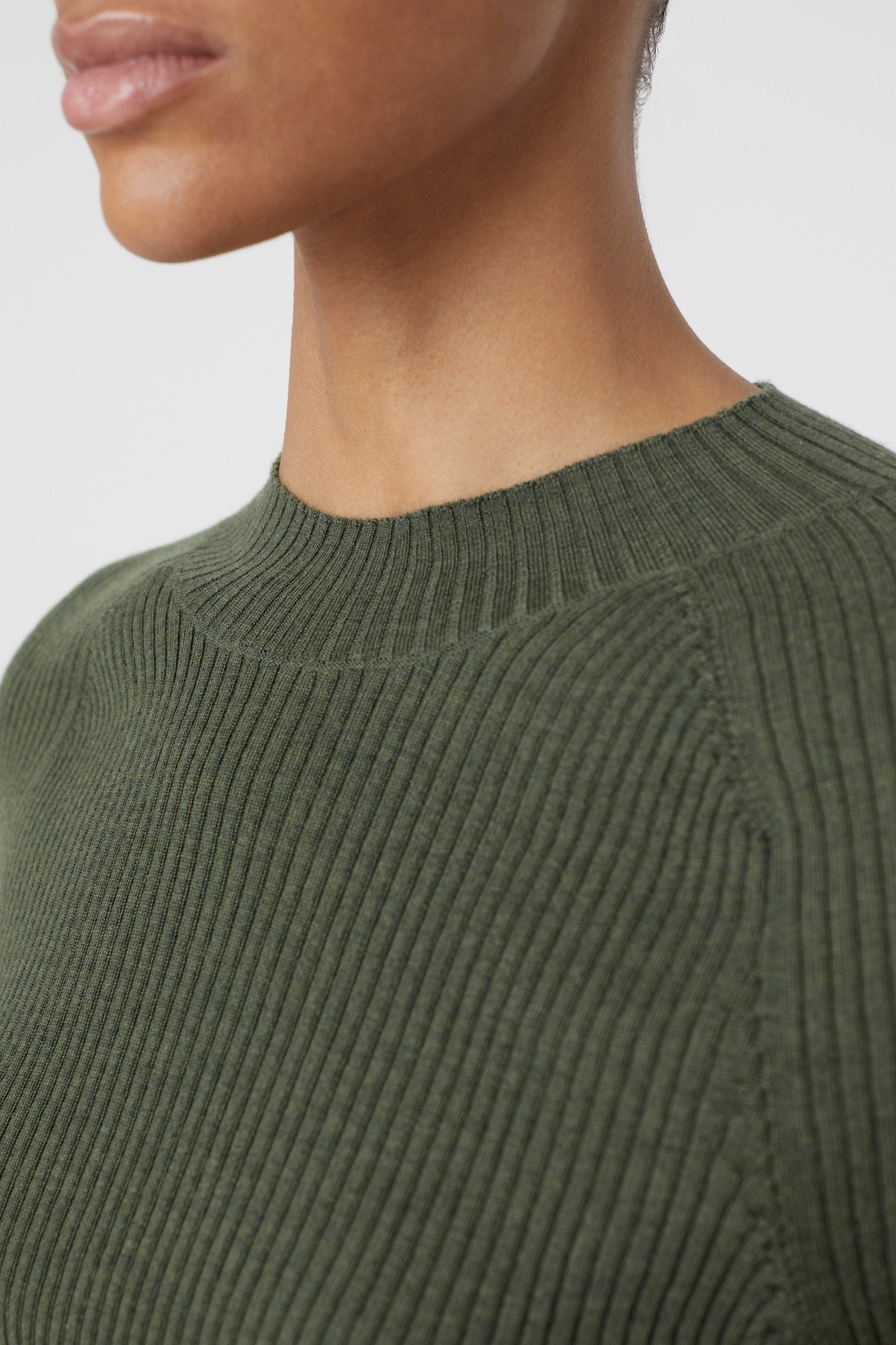 CREW NECK LONG SLEEVE KNITS ARMY GREEN 7