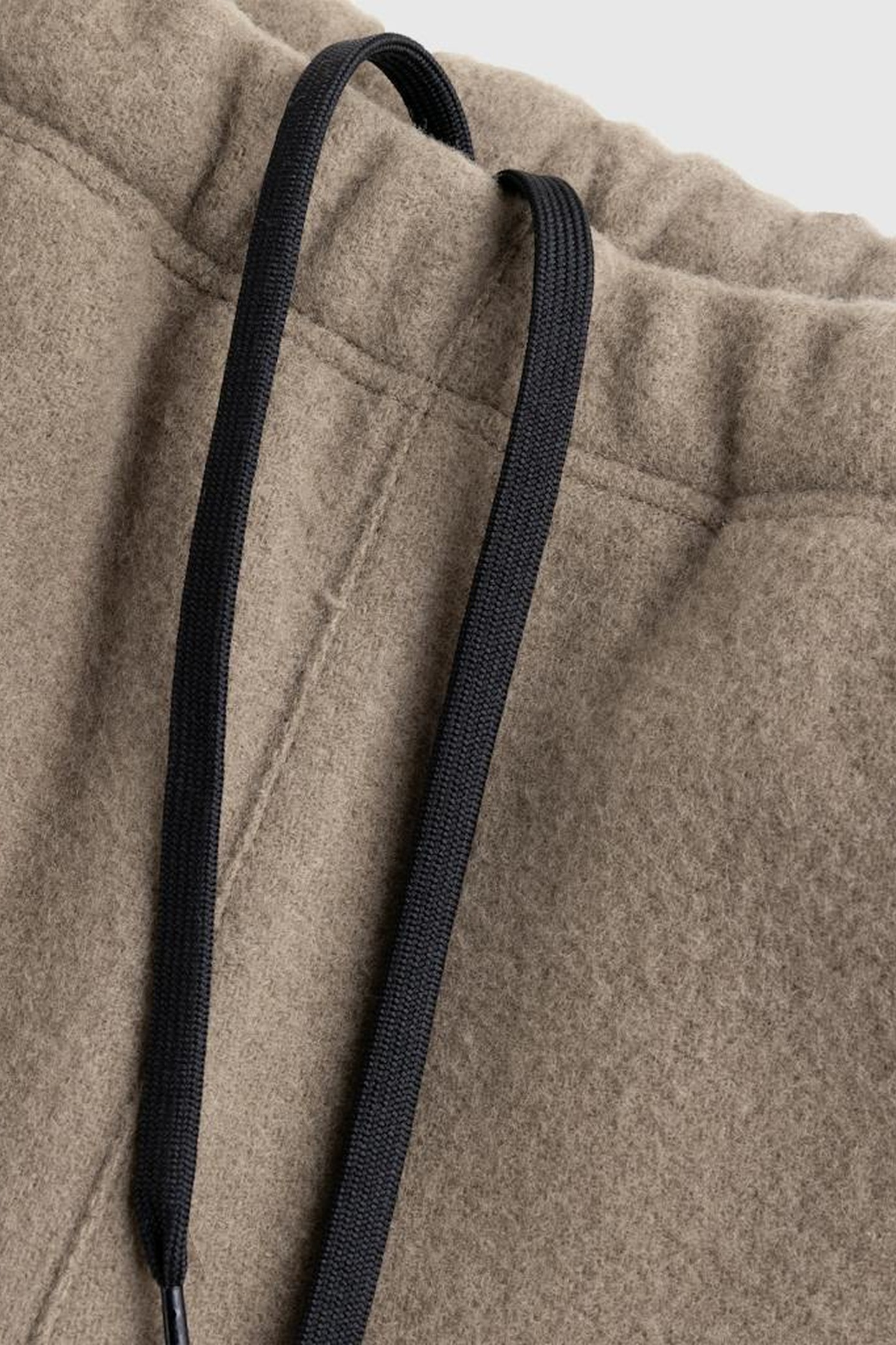 RIER – NATURAL BERMUDA BROWN 4