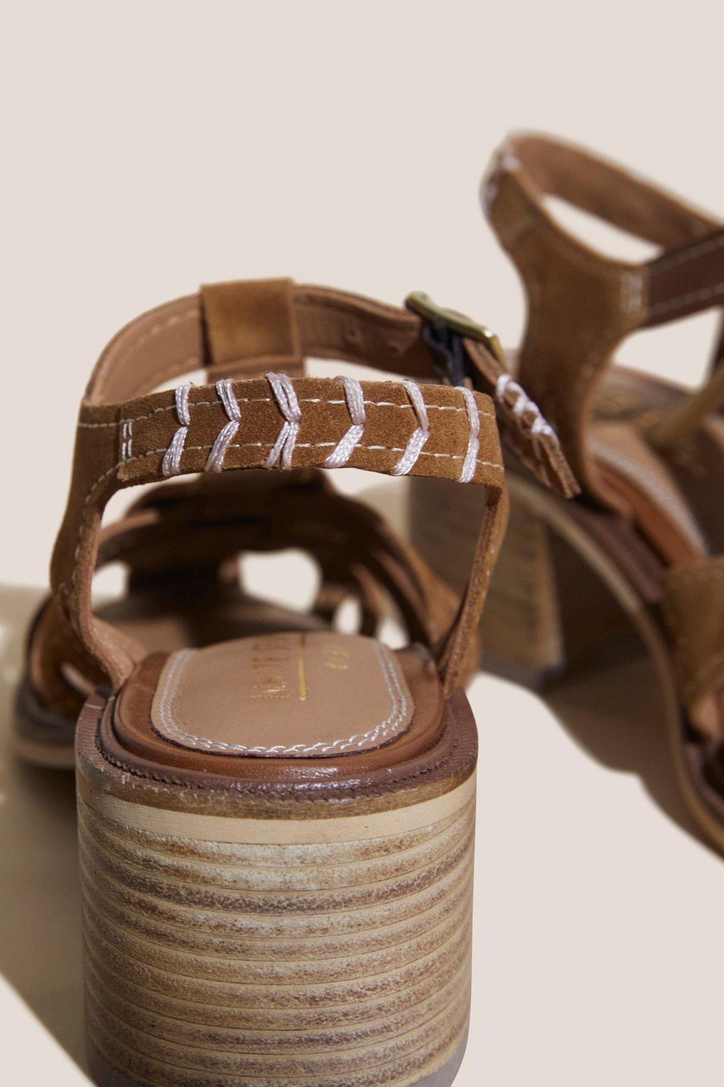 BLOCK HEELED FISHERMAN MID TAN 4