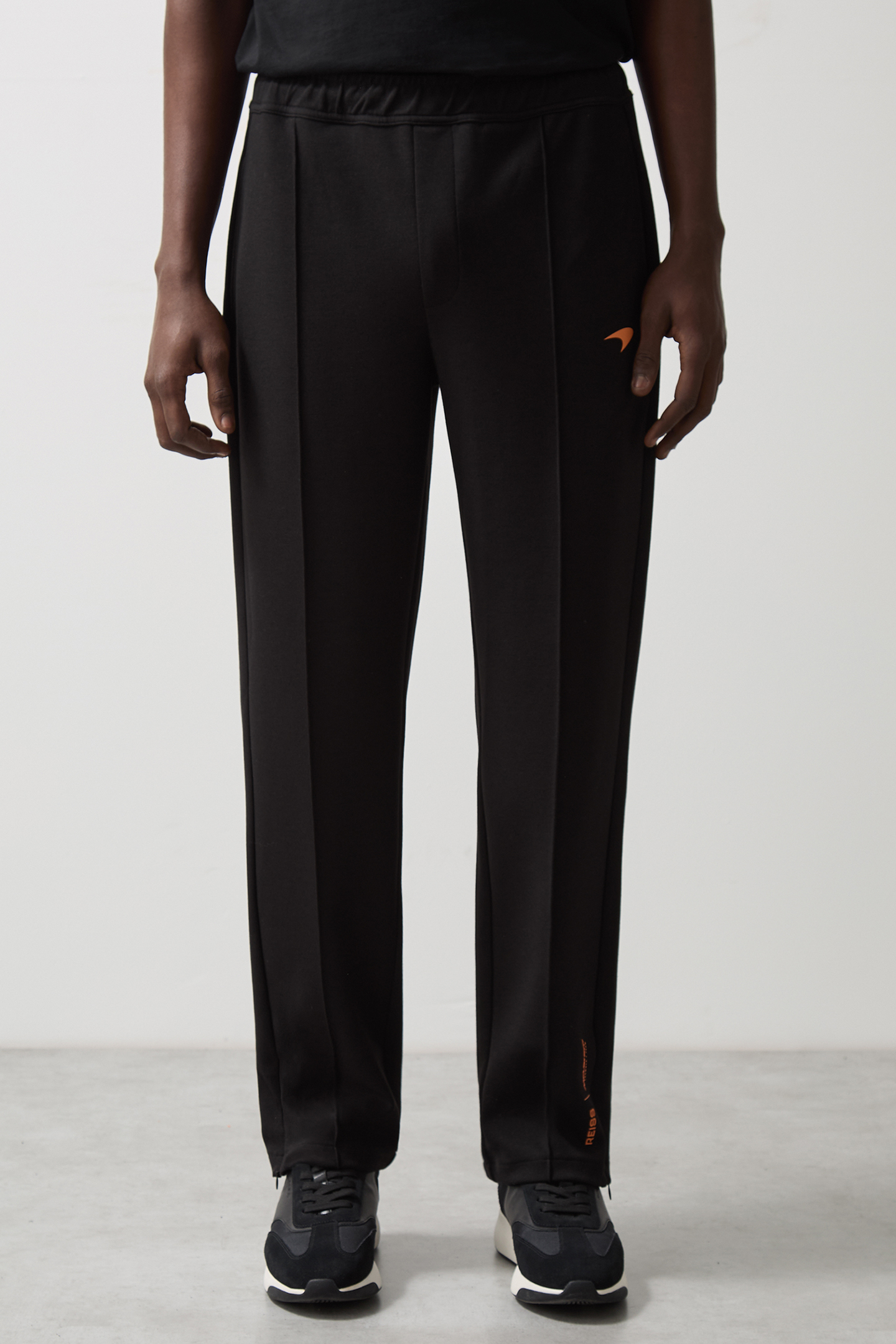 JERSEY INTERLOCK SPEEDMARK ZIP CUFF JOGGER BLACK 1