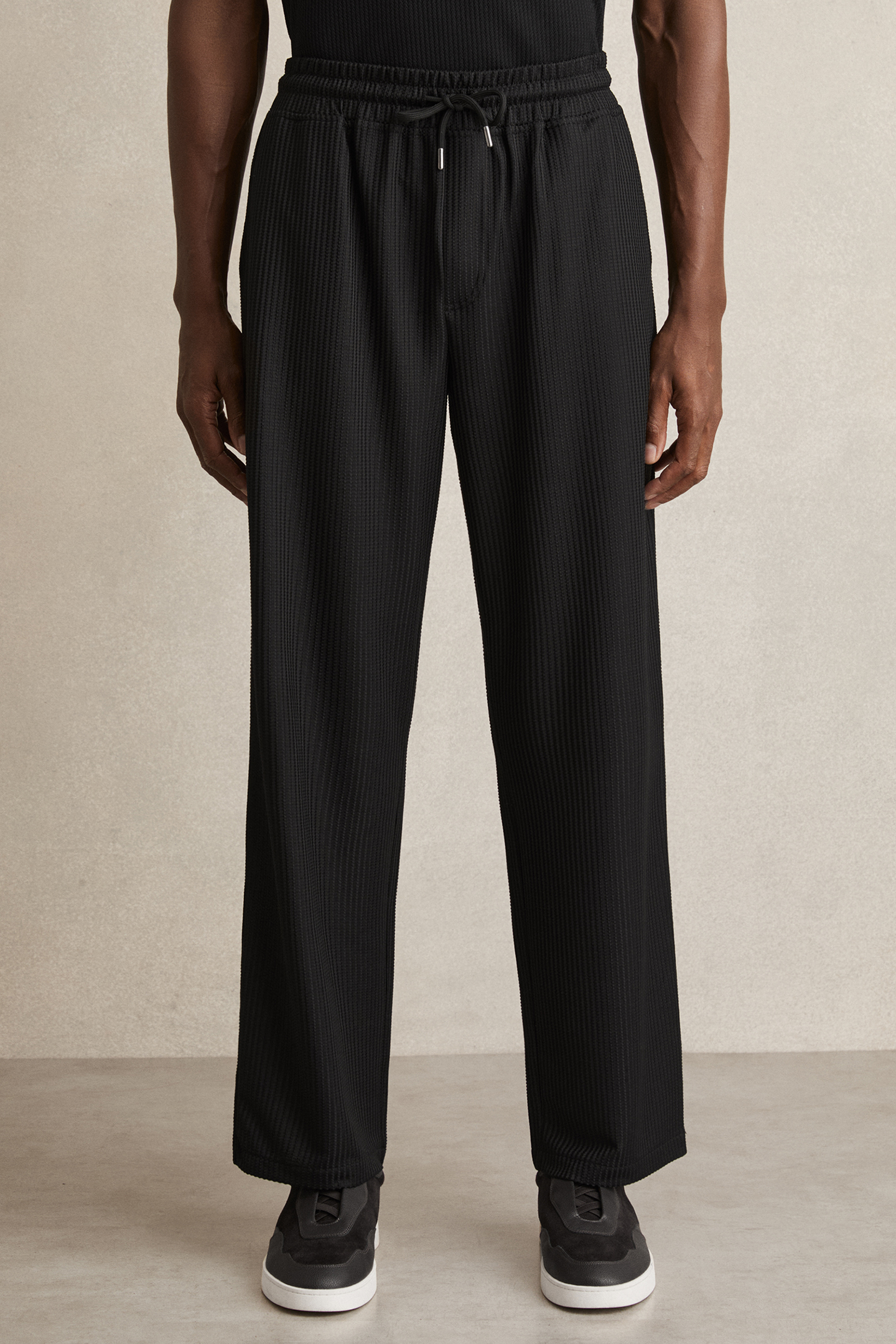 TAPERED TEXTURED TROUSER BLACK 1