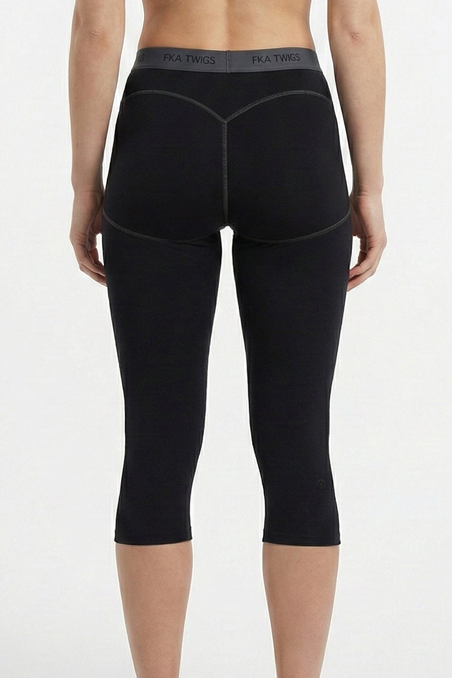 FKA X ON – STUDIO TIGHTS FKA BLACK 2