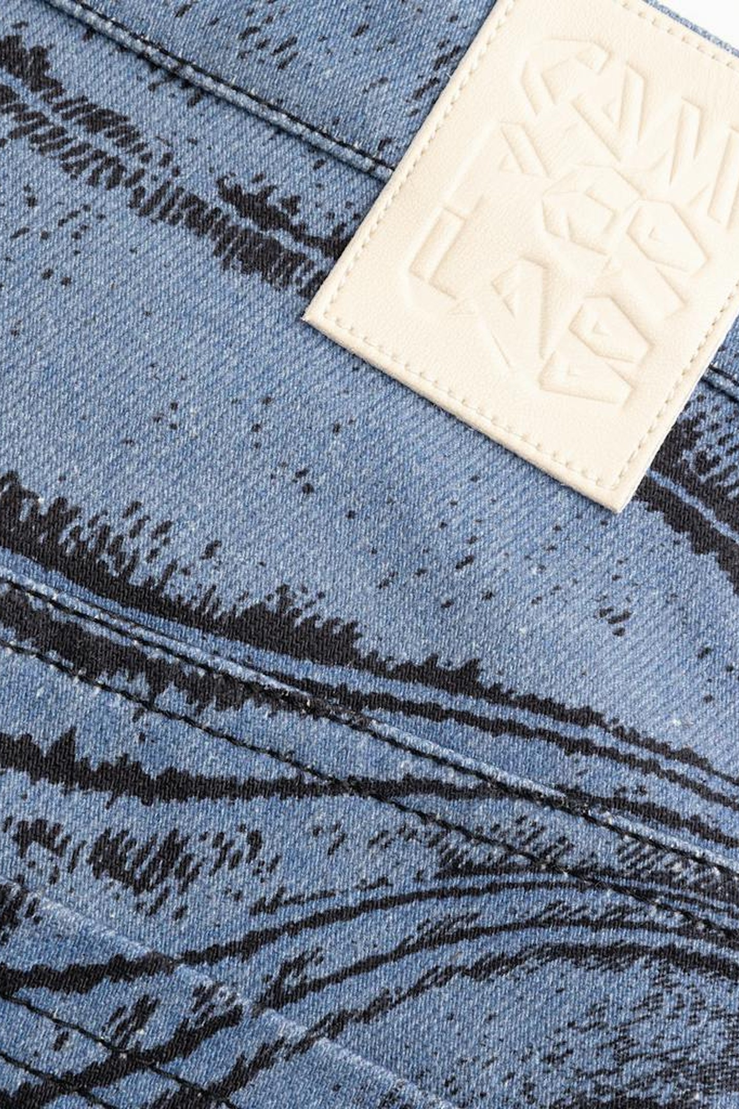 CAMPERLAB – DISTORTED DENIM SHORTS BLUE 4