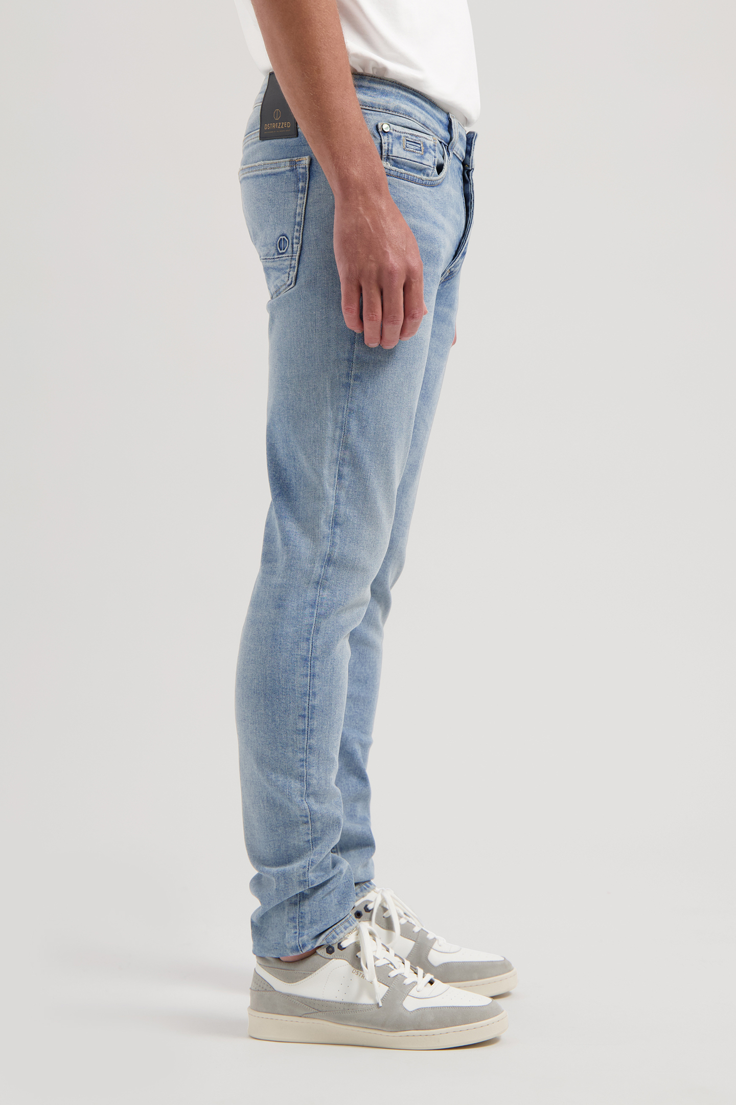 DS_MR. E - PAROU BLEACHED PAROU BLEACHED 5