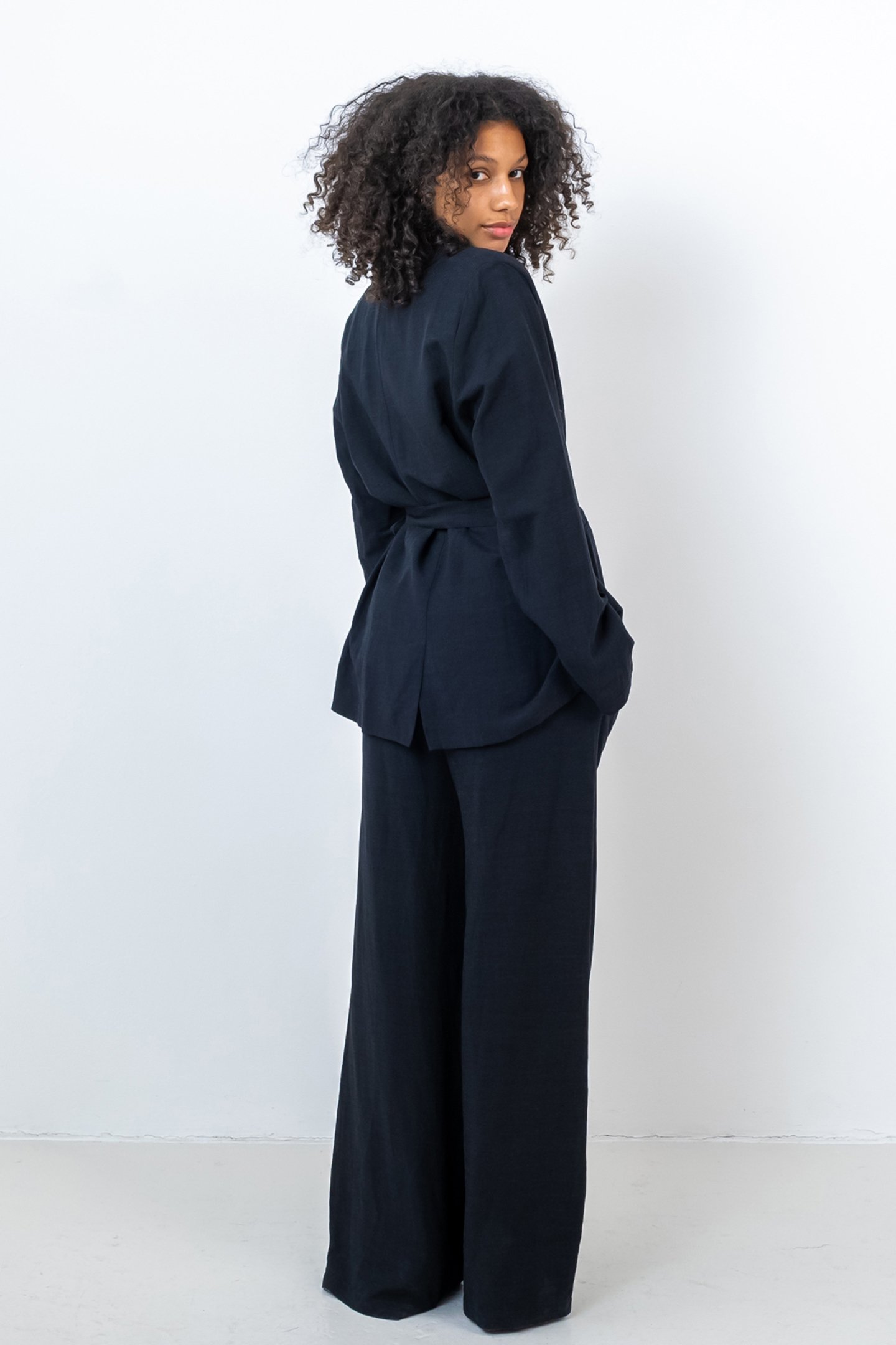 BLOSSOM BLAZER BLACK 2