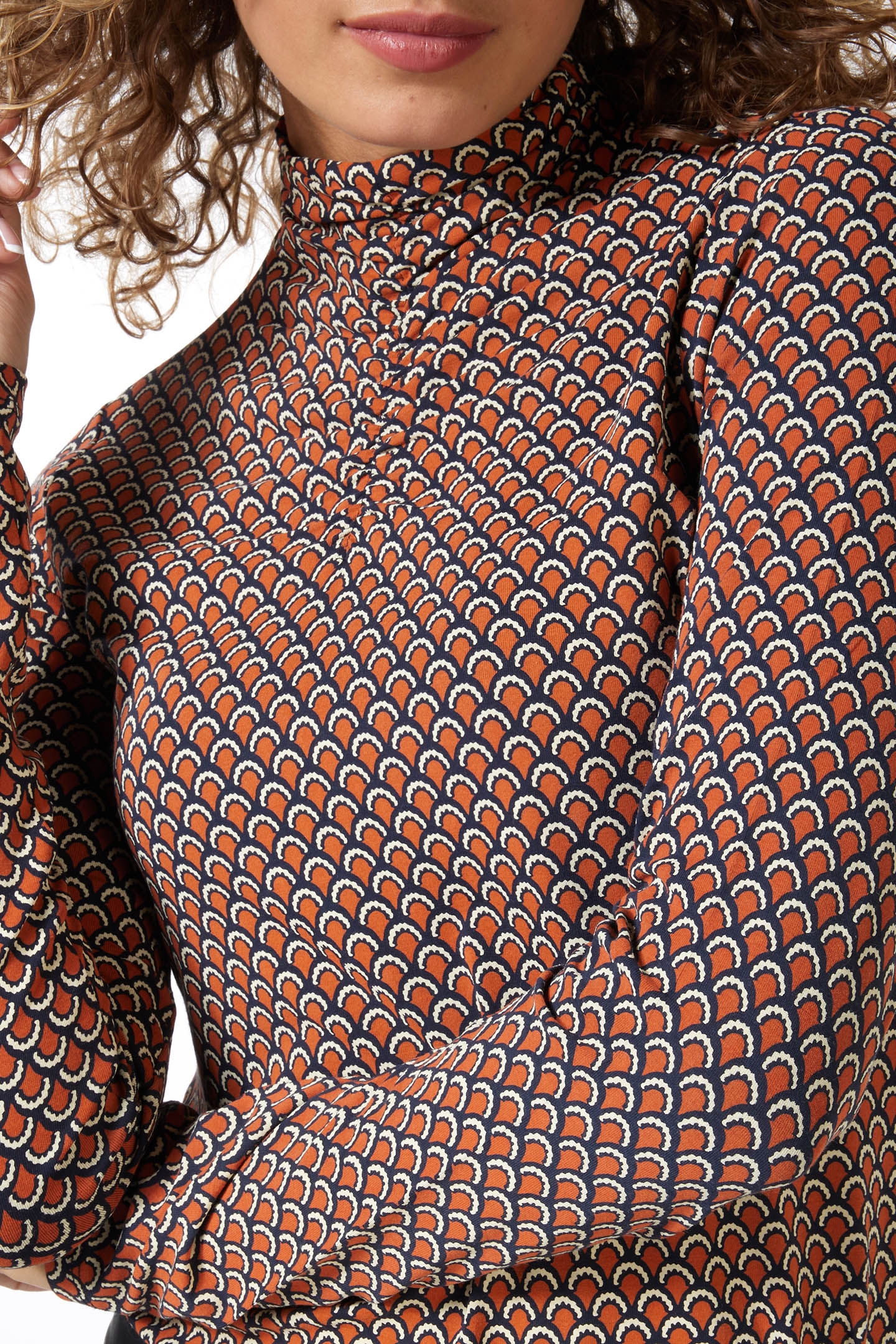 TOP SMOCKED NECKLINE SCALLOPED SJ PRINT 7