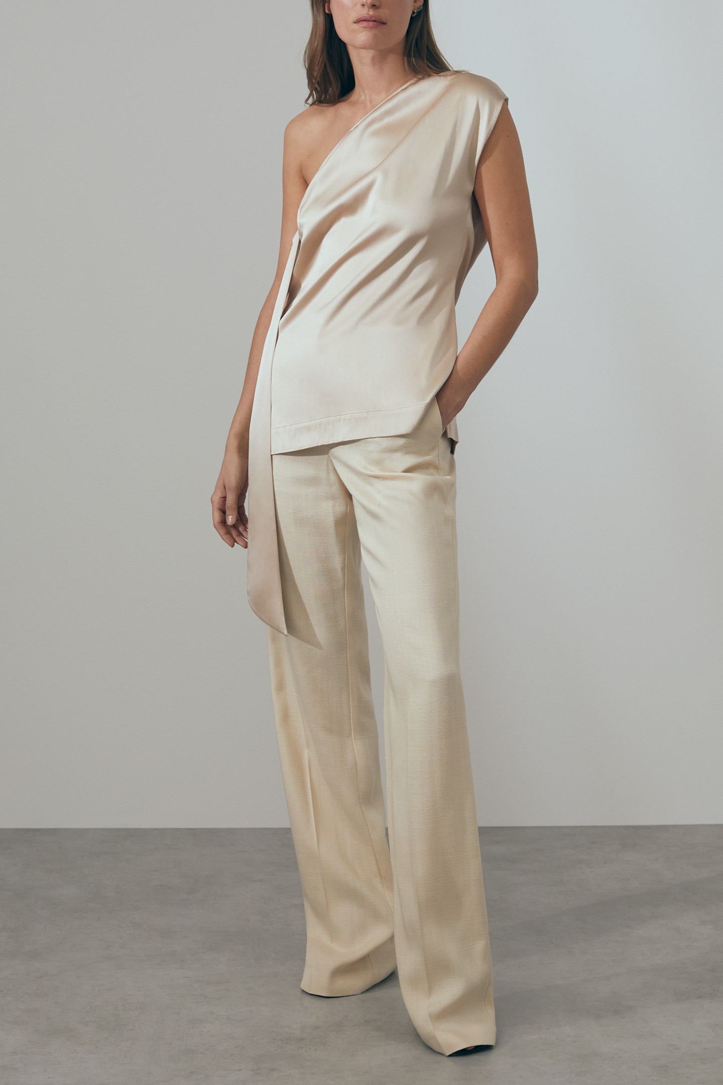 ONE SHOULDER TOP BLUSH by Reiss