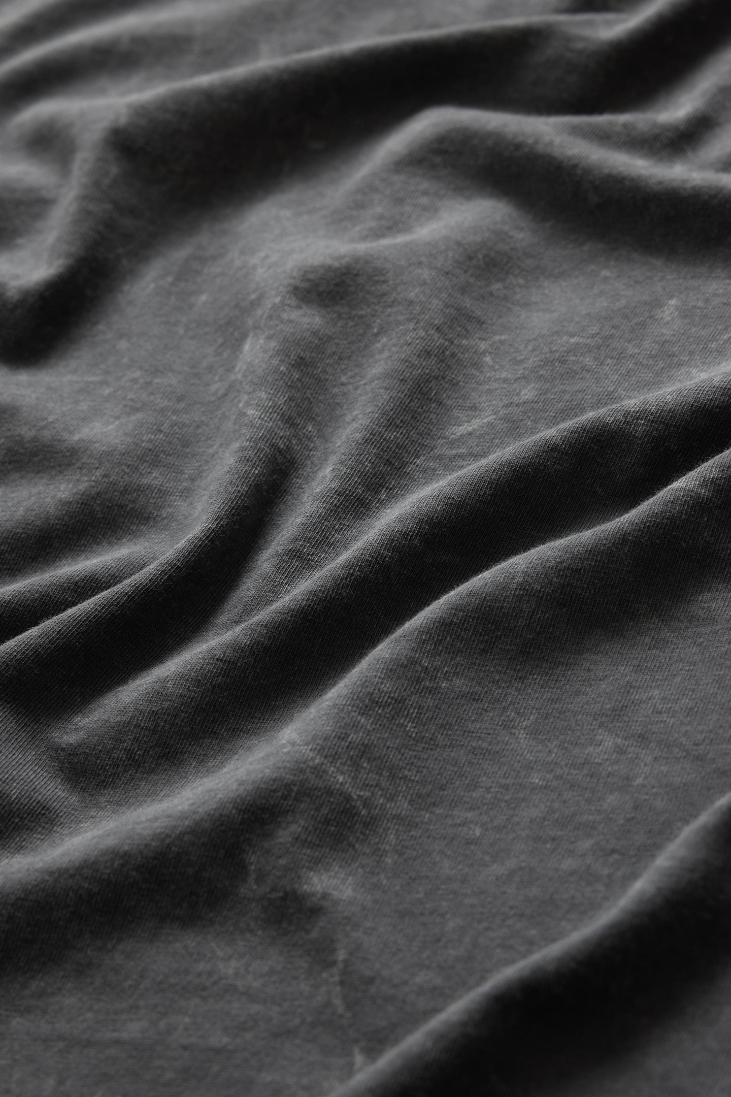 ENZO SS CREW IN MARBLE WASH IRON GREY 2