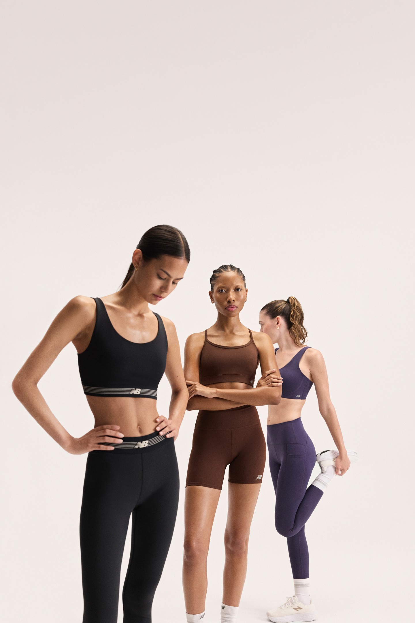 ESSENTIAL YOGA BRA BLACK (BK) 8