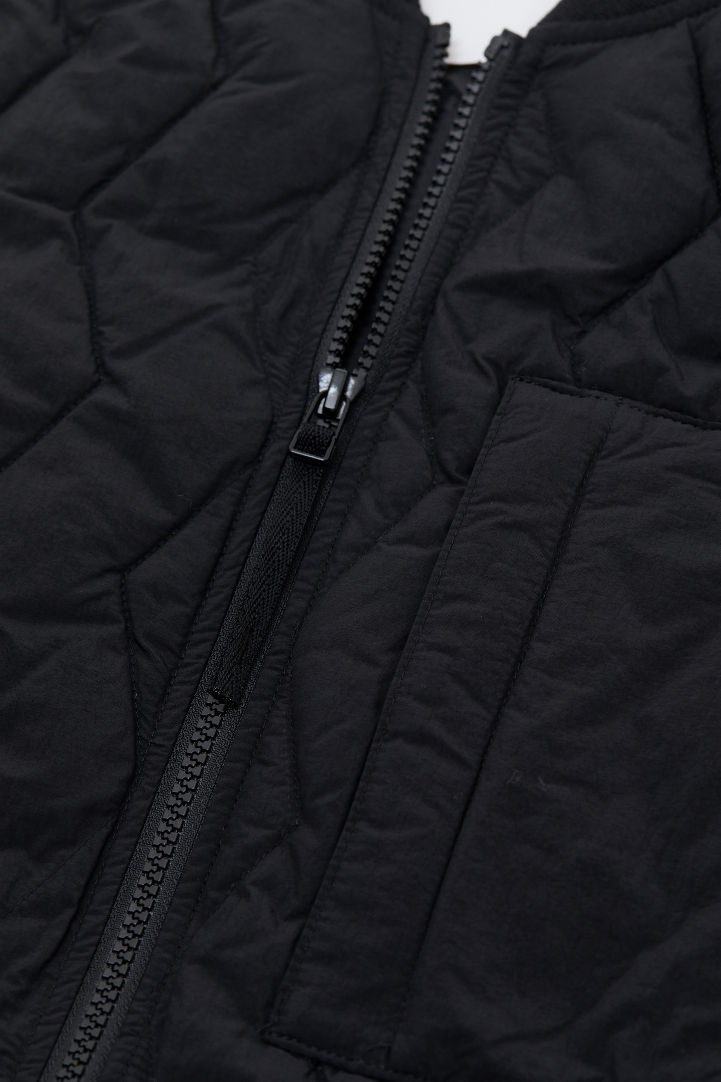 QUILTED VEST BLACK 9
