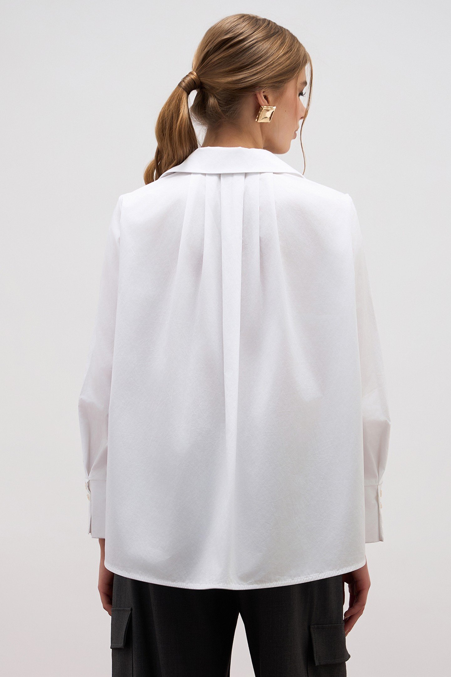 OVERSIZED BLOUSE WITH JEWEL PATCH WHITE 2