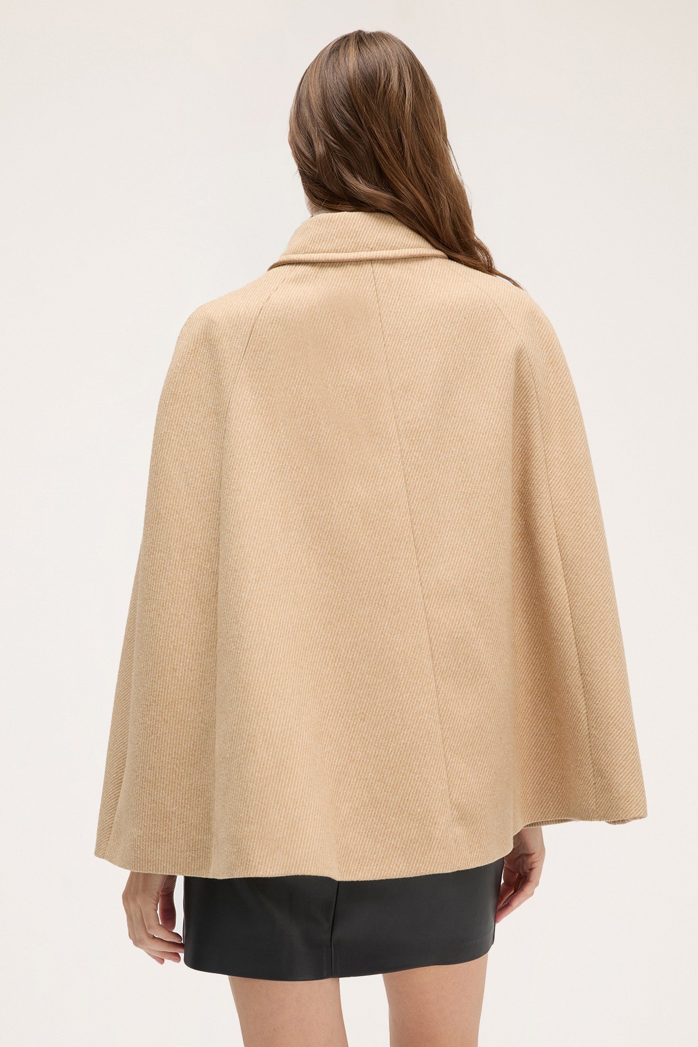 CLOTH CAPE WITH COLLAR BEIGE 2