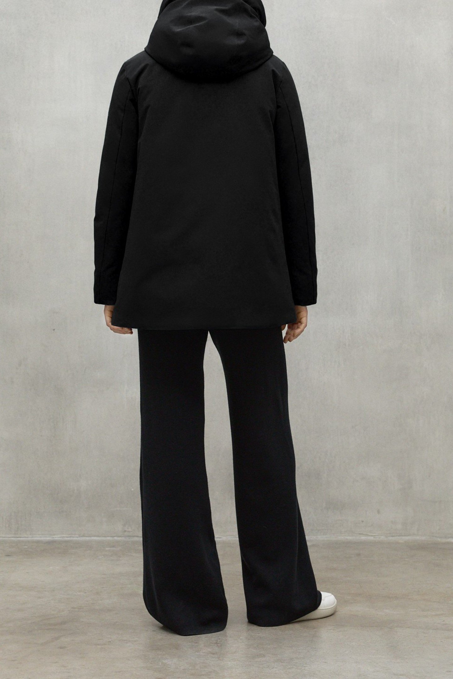 MAKALUALF SHORT JACKET BLACK 3