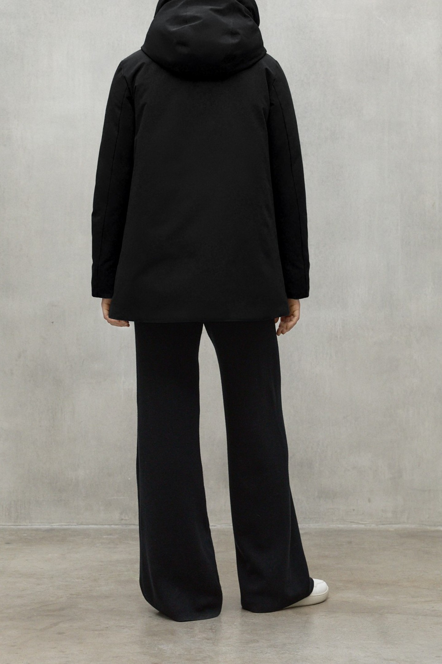 MAKALUALF SHORT JACKET BLACK 4