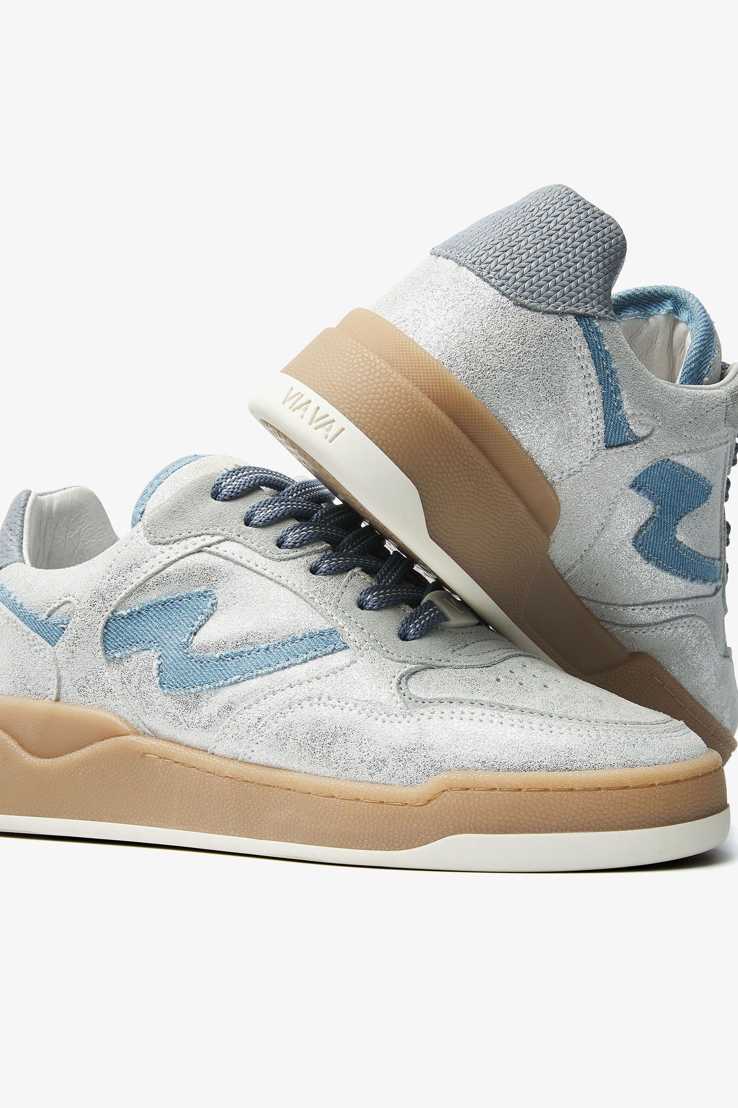 LEVI SUEDE SNEAKERS SILVER 5