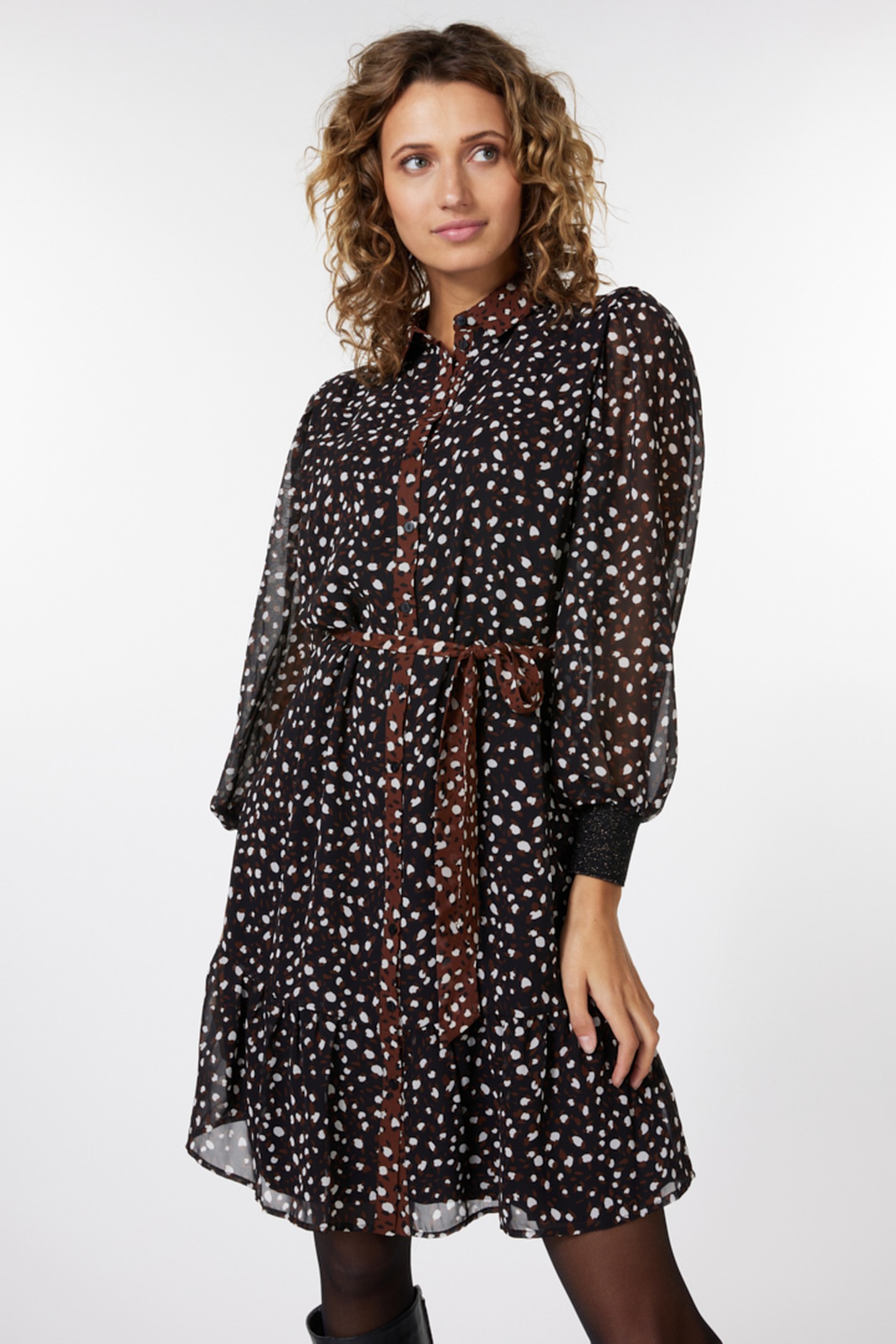 DRESS RIBBED CUFF ANIMAL STEPS PRINT 2