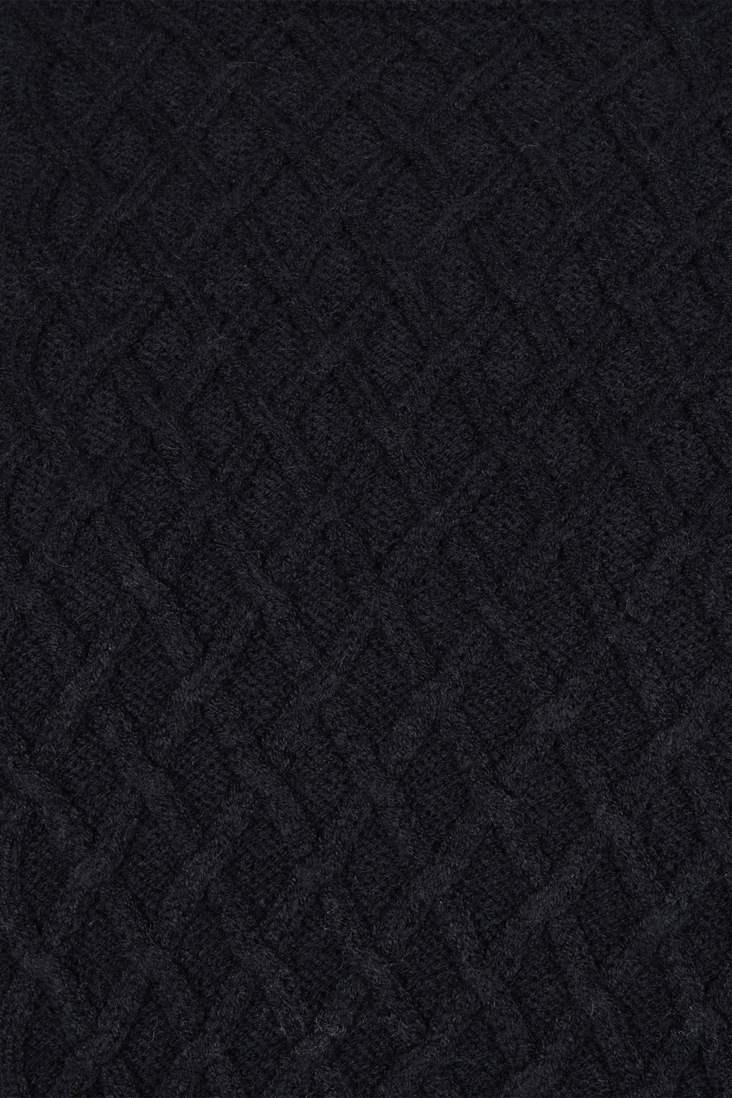 SWEATER CABLE SHORT BLACK 8