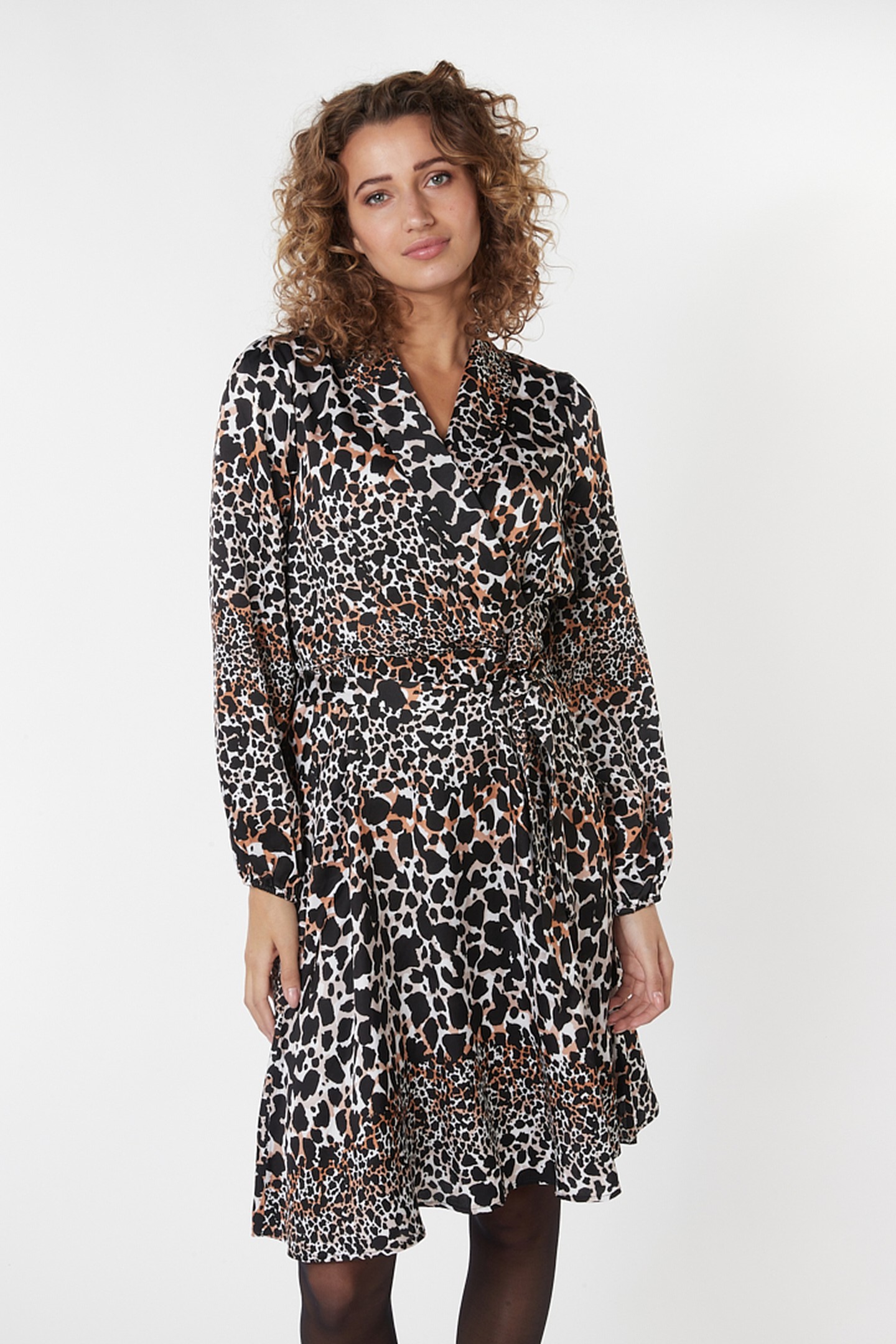 DRESS SCATTERED ILLUSION PRINT 2