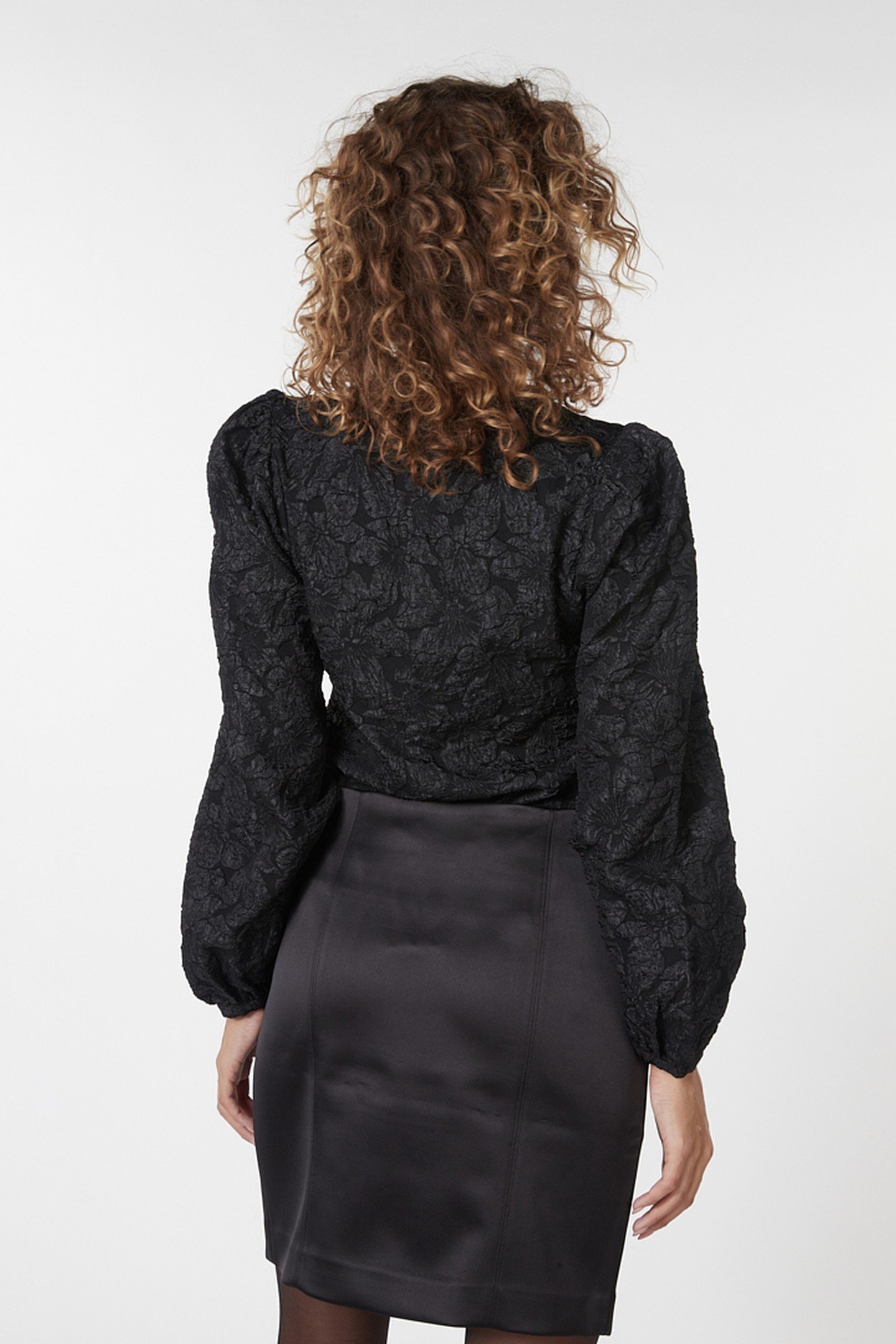 BLOUSE FANCY FLOWER JACQUARD BLACK 3