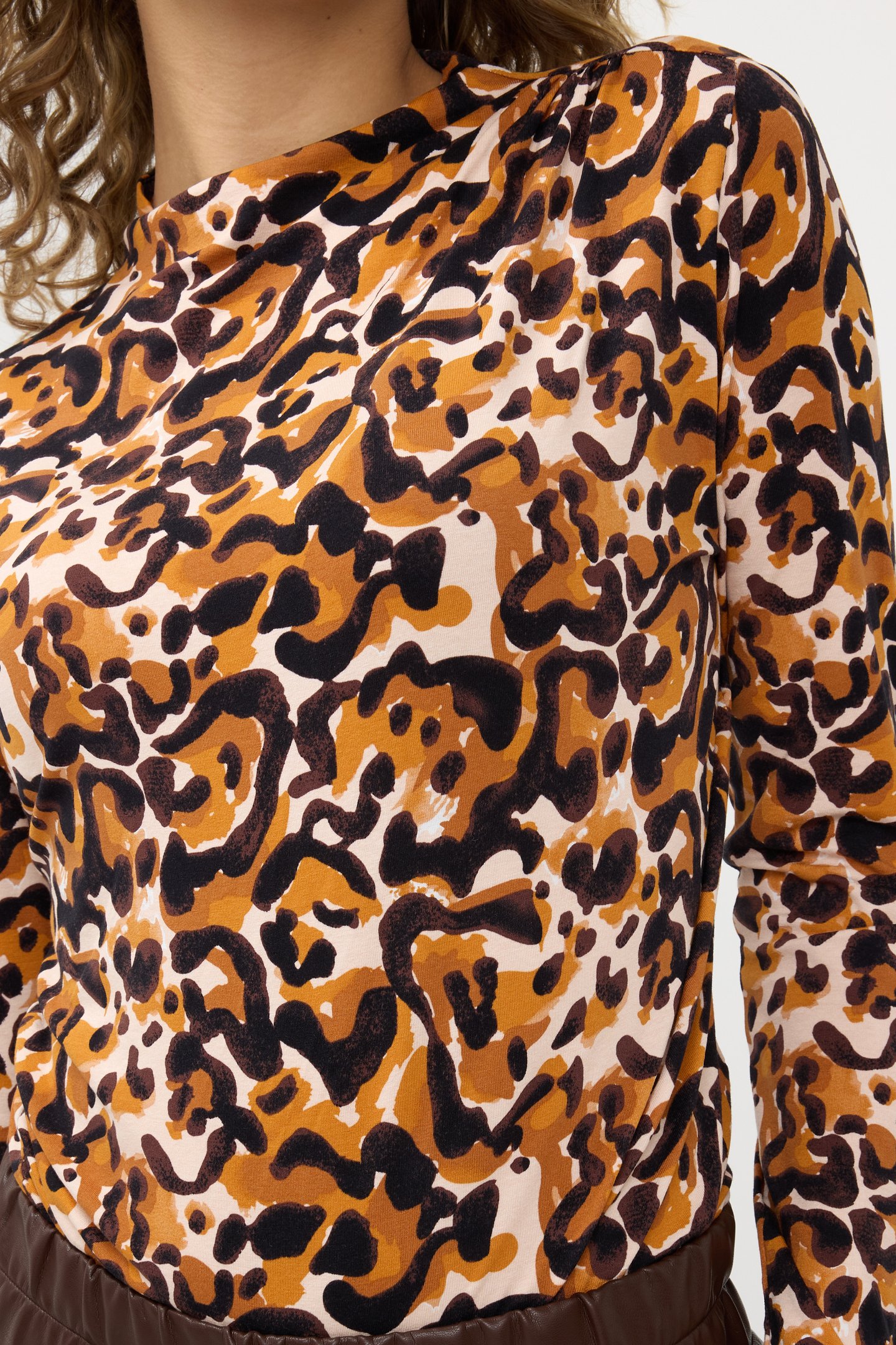 TOP GATHERING ANIMAL LAND SJ PRINT 7