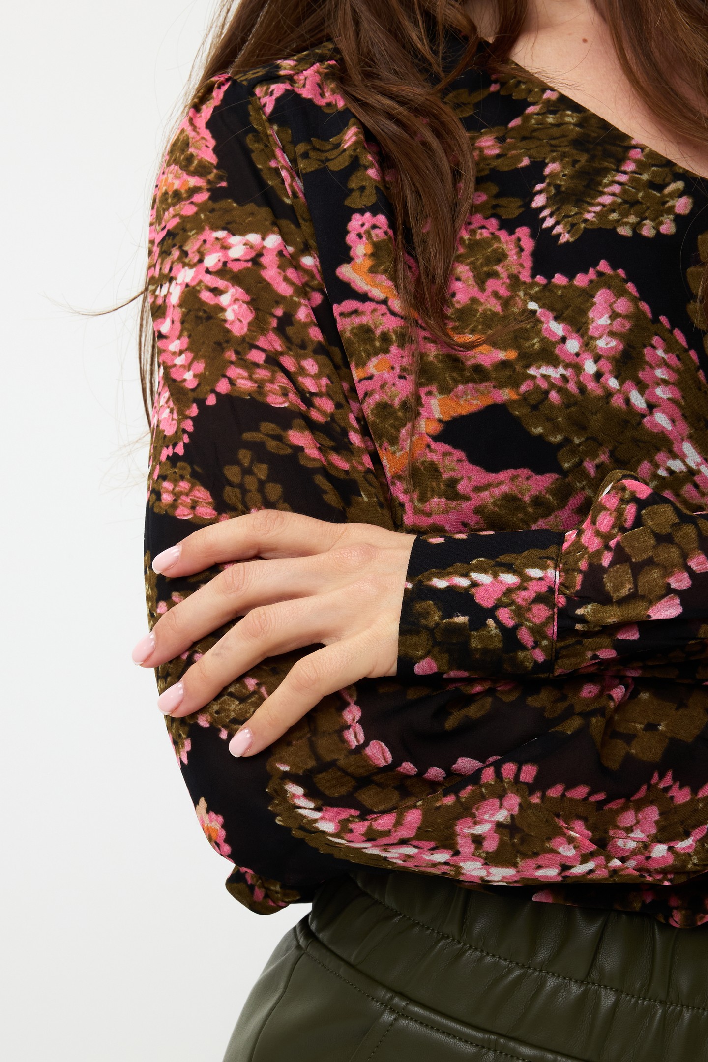 BLOUSE V-NECK GLOBAL FLOWER PRINT 6