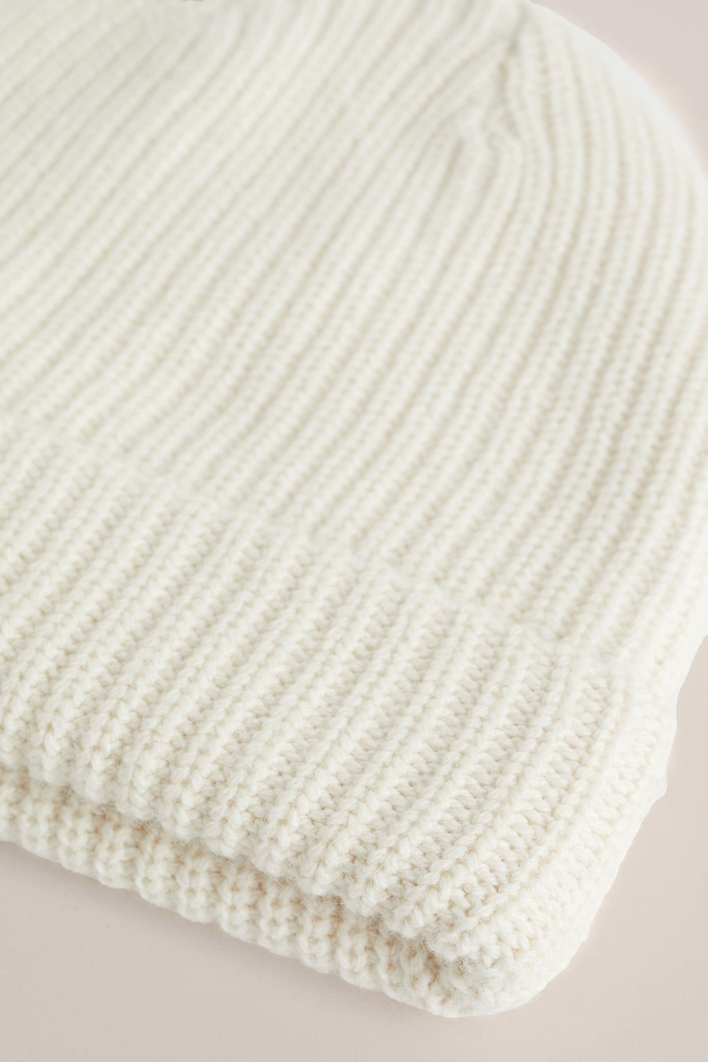 BEENIE WHITE 4
