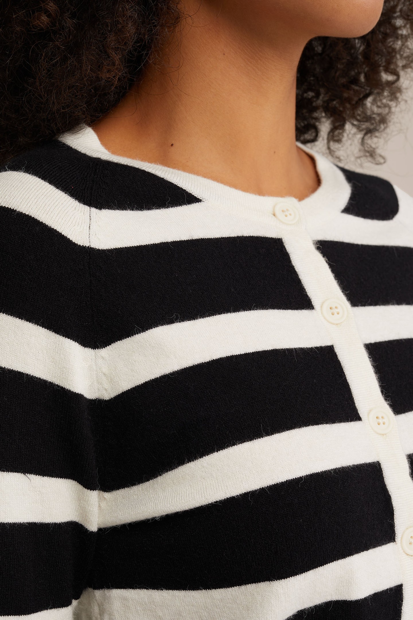 KNITTED CARDIGAN BLACK 6