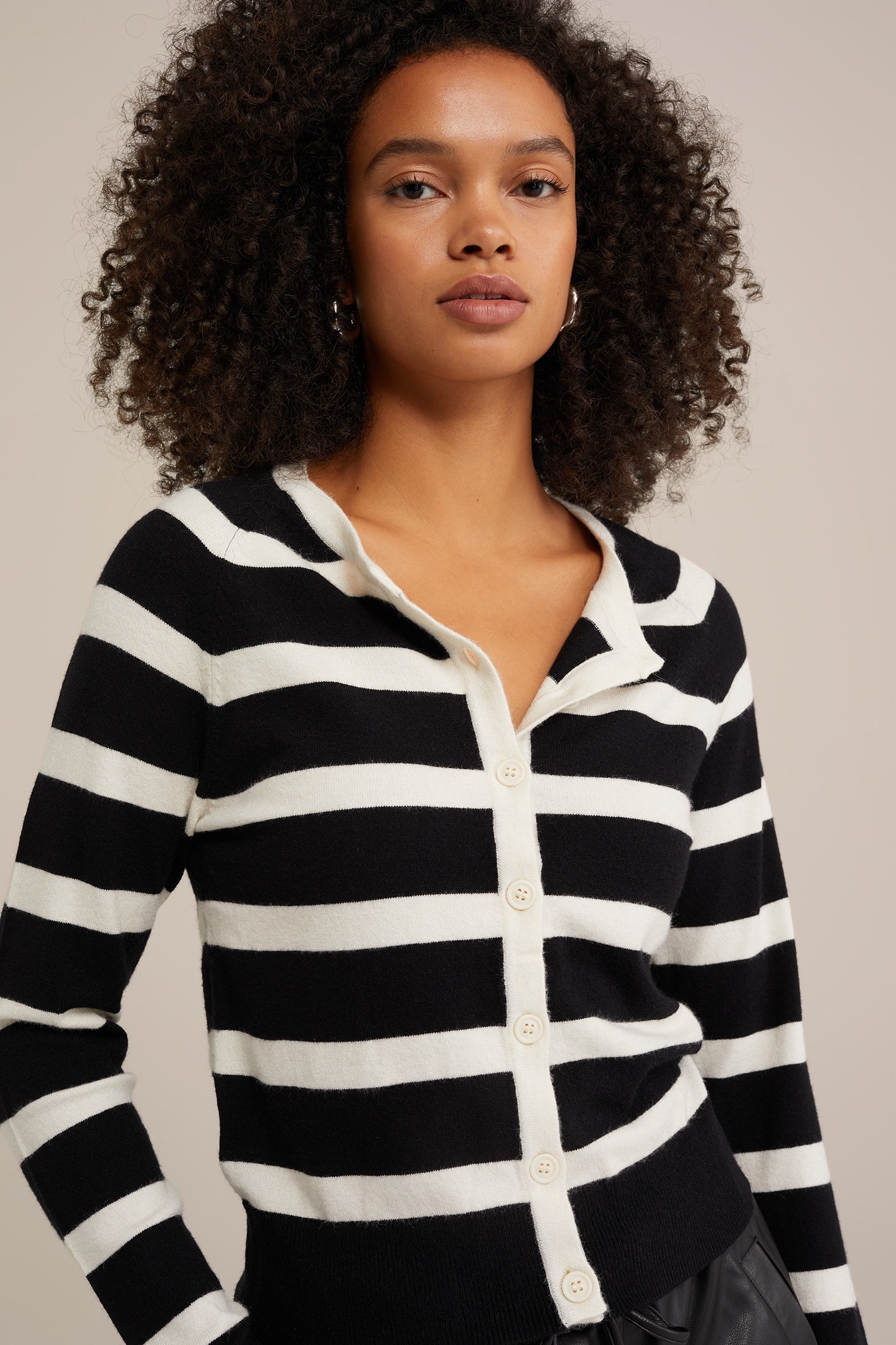 KNITTED CARDIGAN BLACK 3