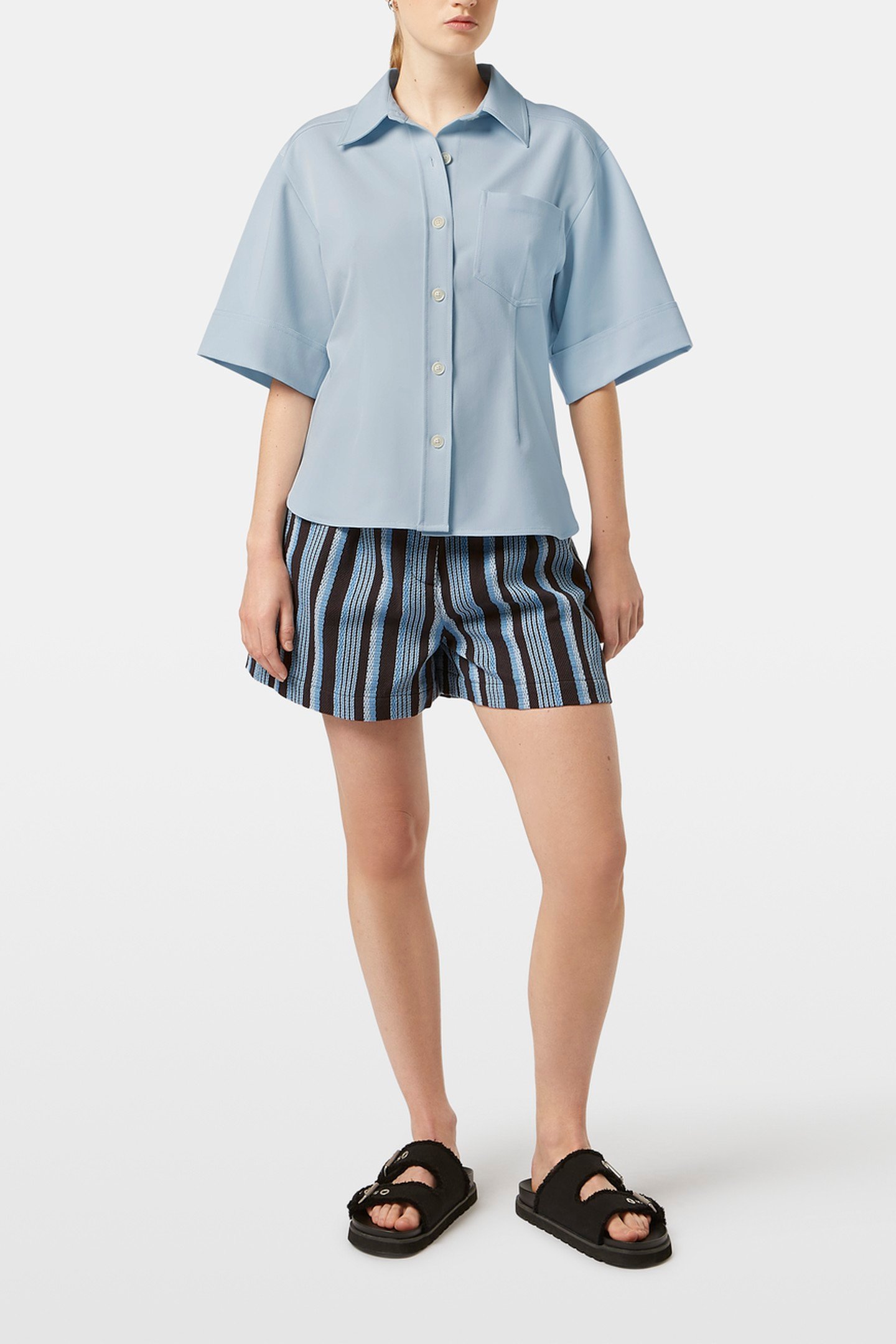 FITTED SHORT SLEEVE SHIRT SHIRTING BLUE 1