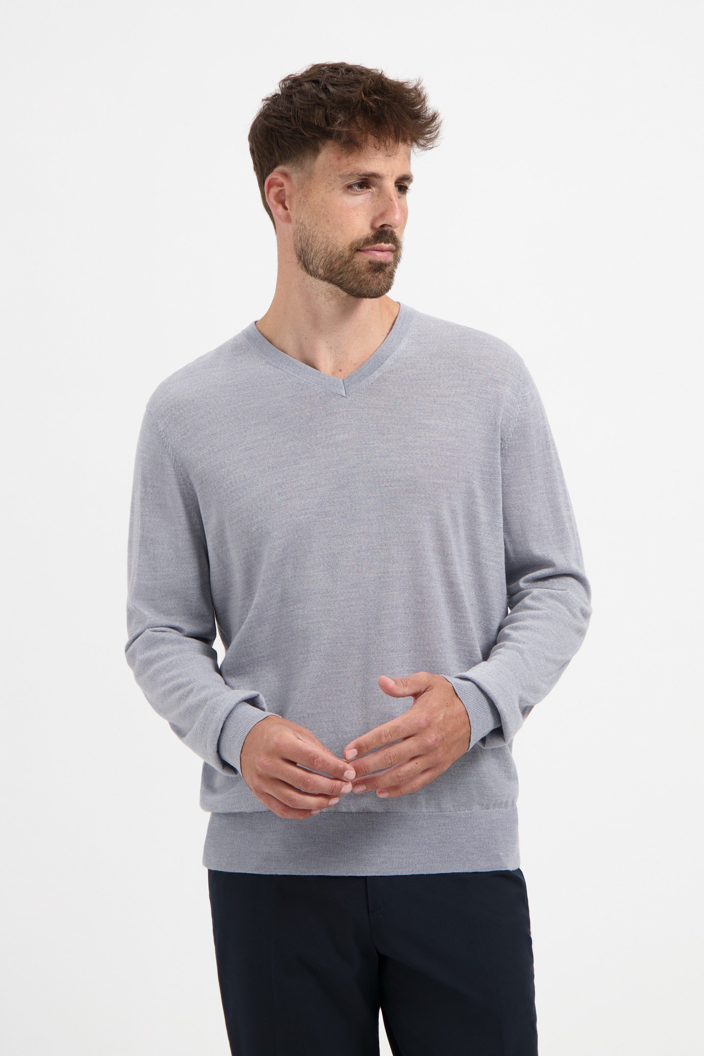 V NECK100% MERINO MOONSTONE GREY 1