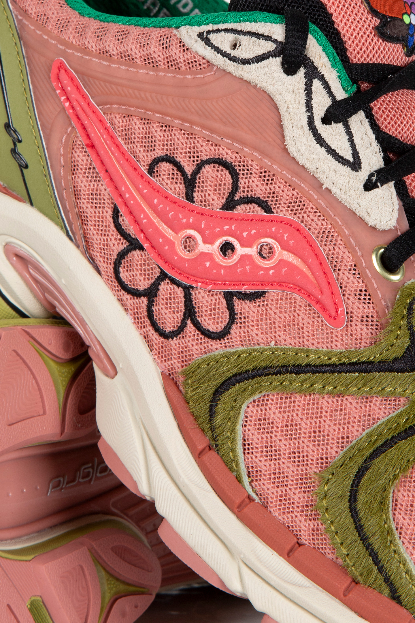 SAUCONY X JAE TIPS – PROGRID TRIUMPH 4 4