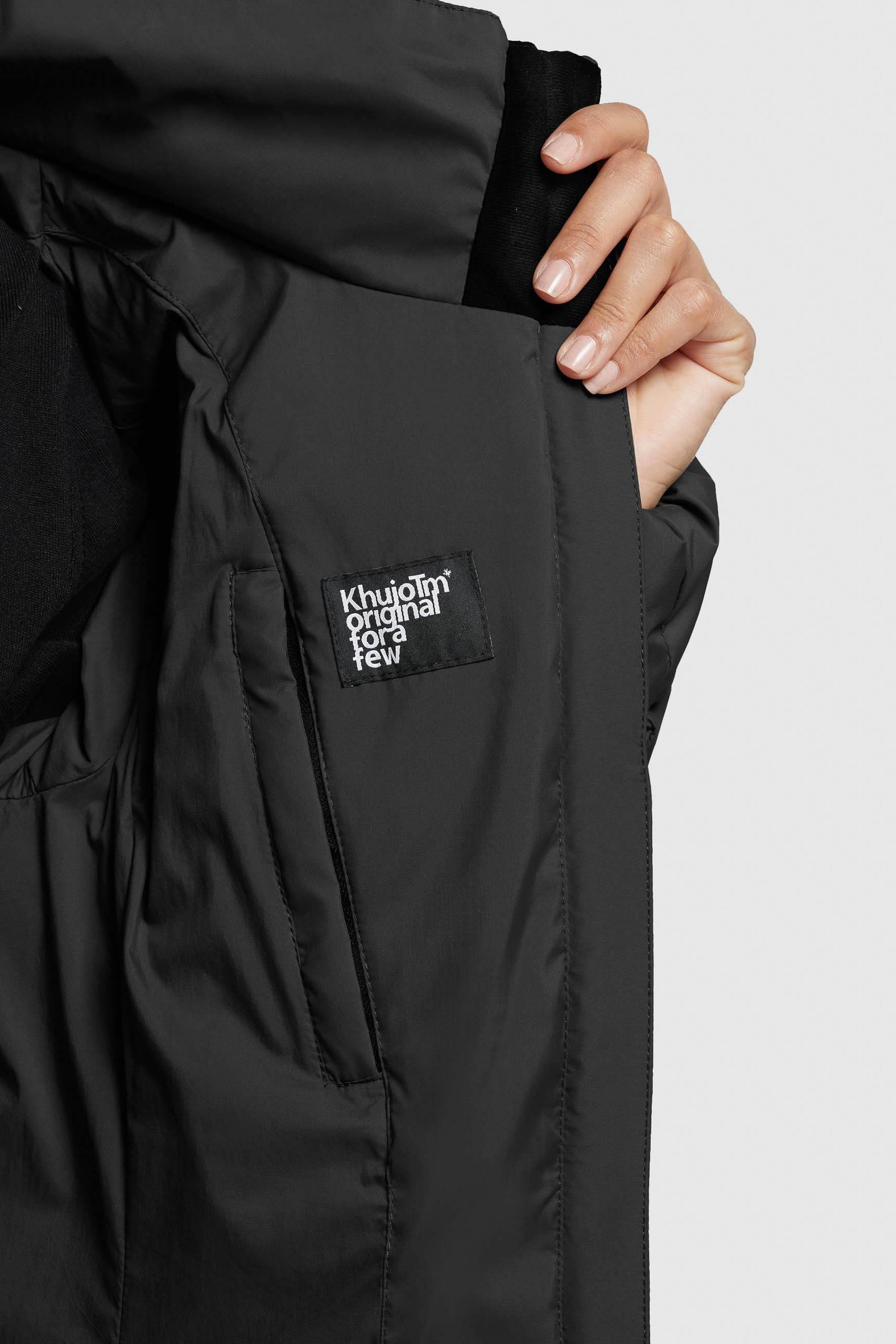 TANARE BLACK 7
