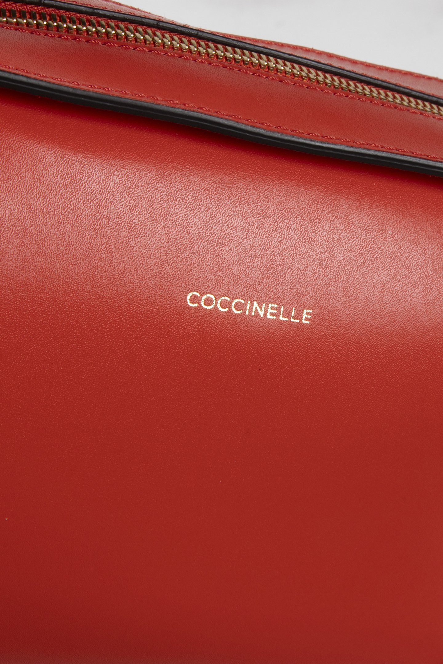 MEDIUM LEATHER SHOULDER BAG IN RED 5