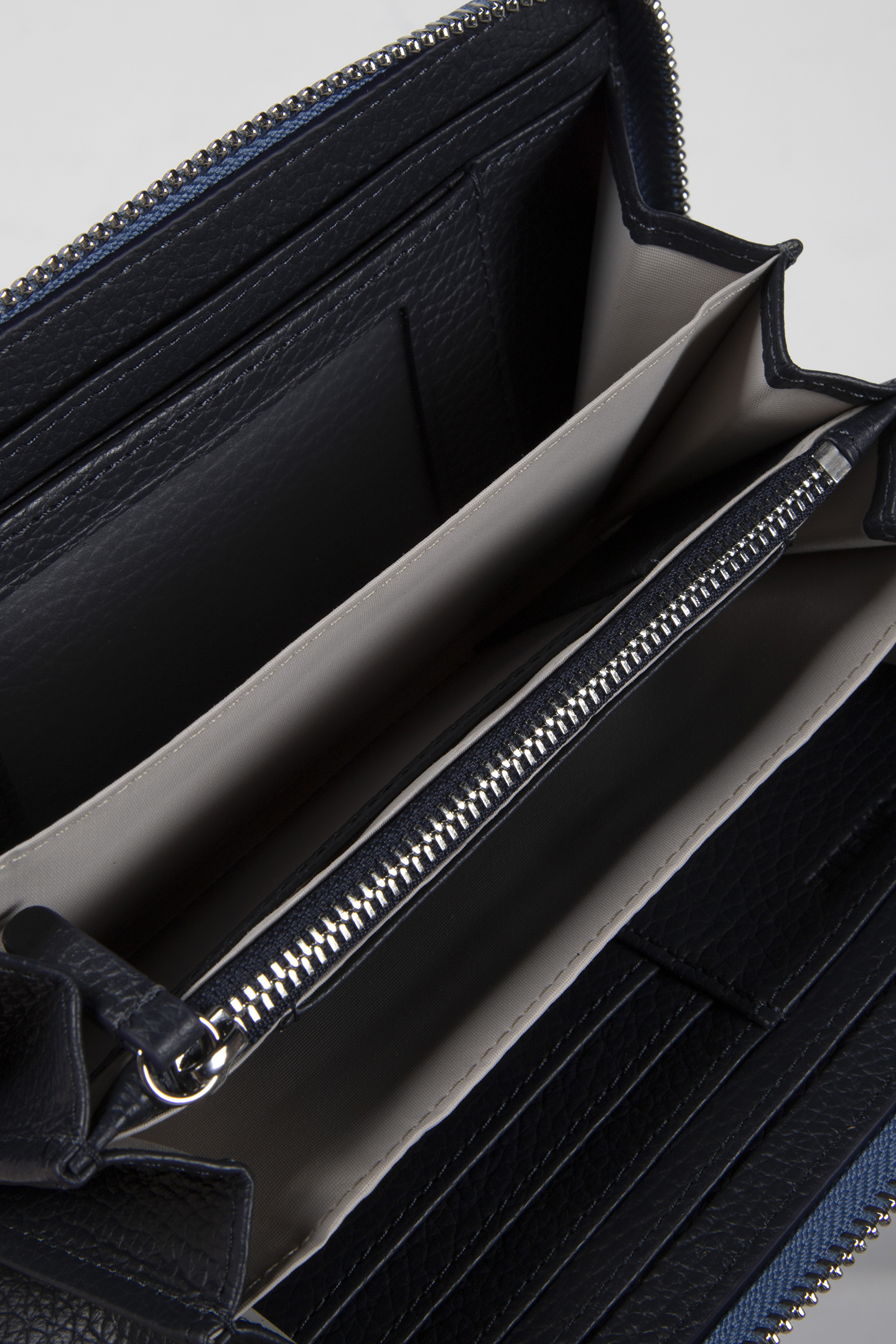 LEATHER WALLET IN BLUE 4