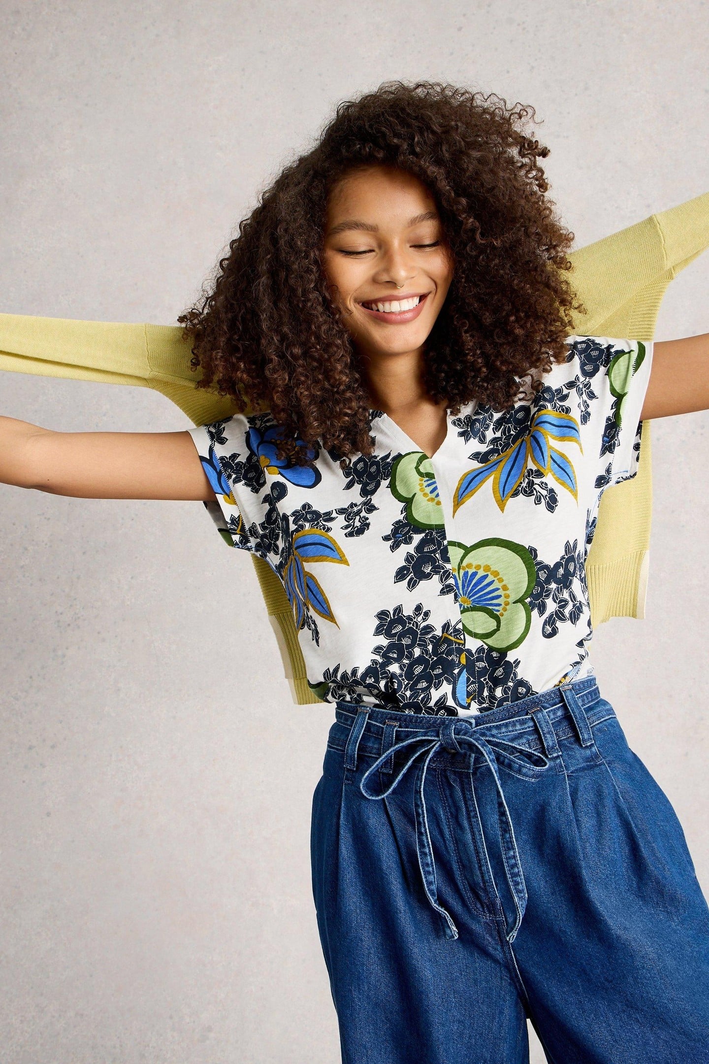 NELLY NOTCH NECK TEE WHITE MULTI 6