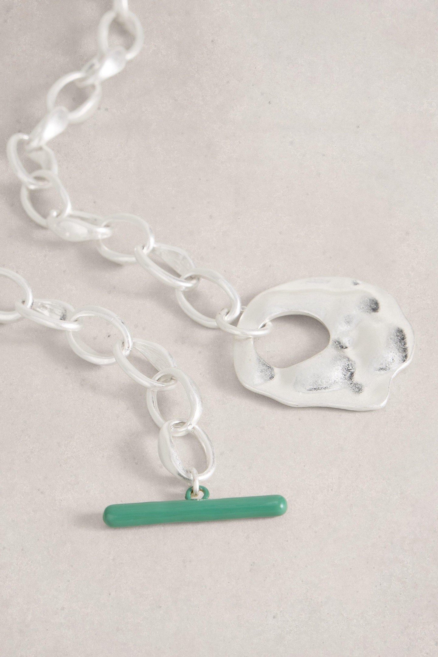 ABSTRACT HAMMERED NECKLACE SILVER TONE METALLIC 2